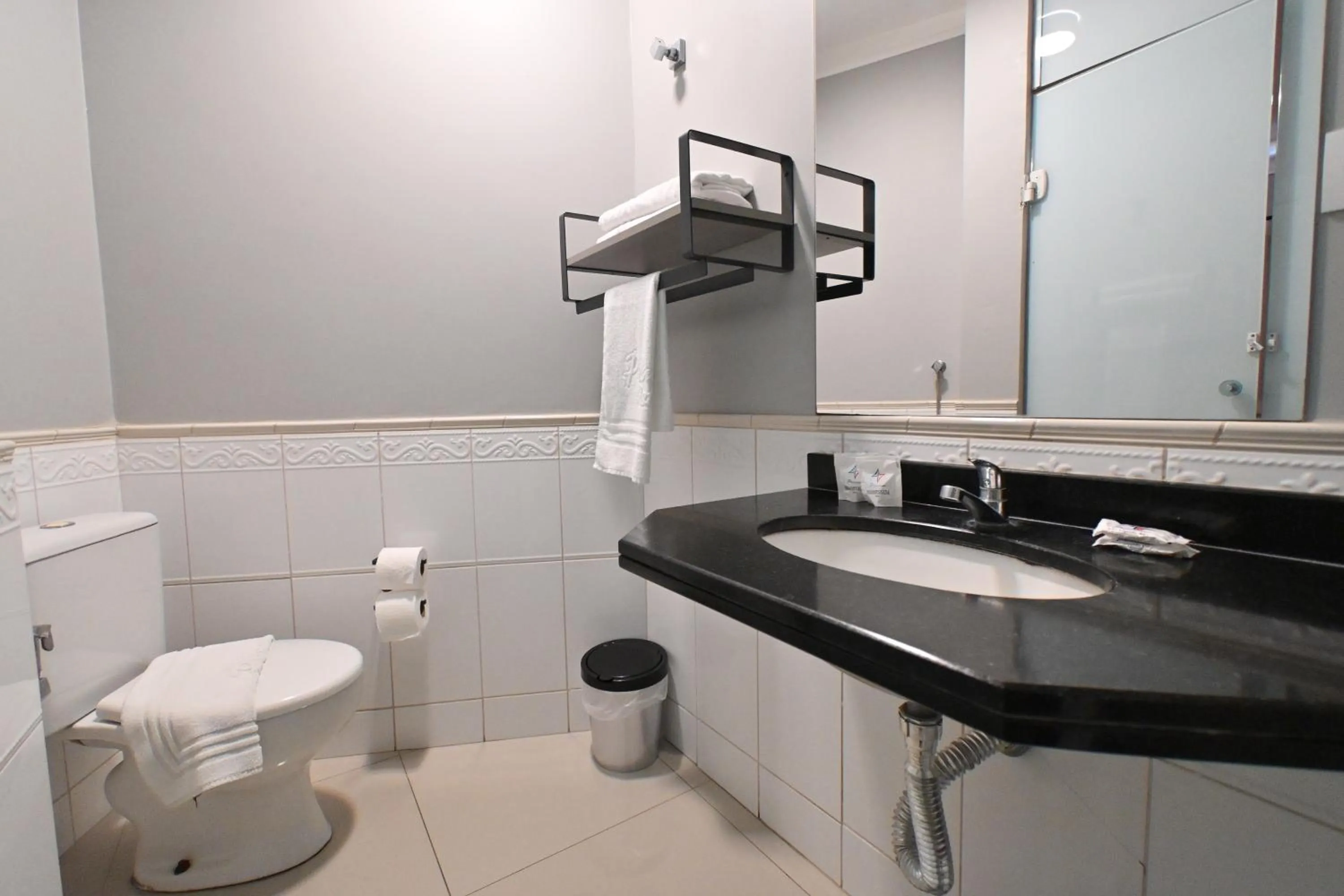 Shower in Hotel PrimeInn