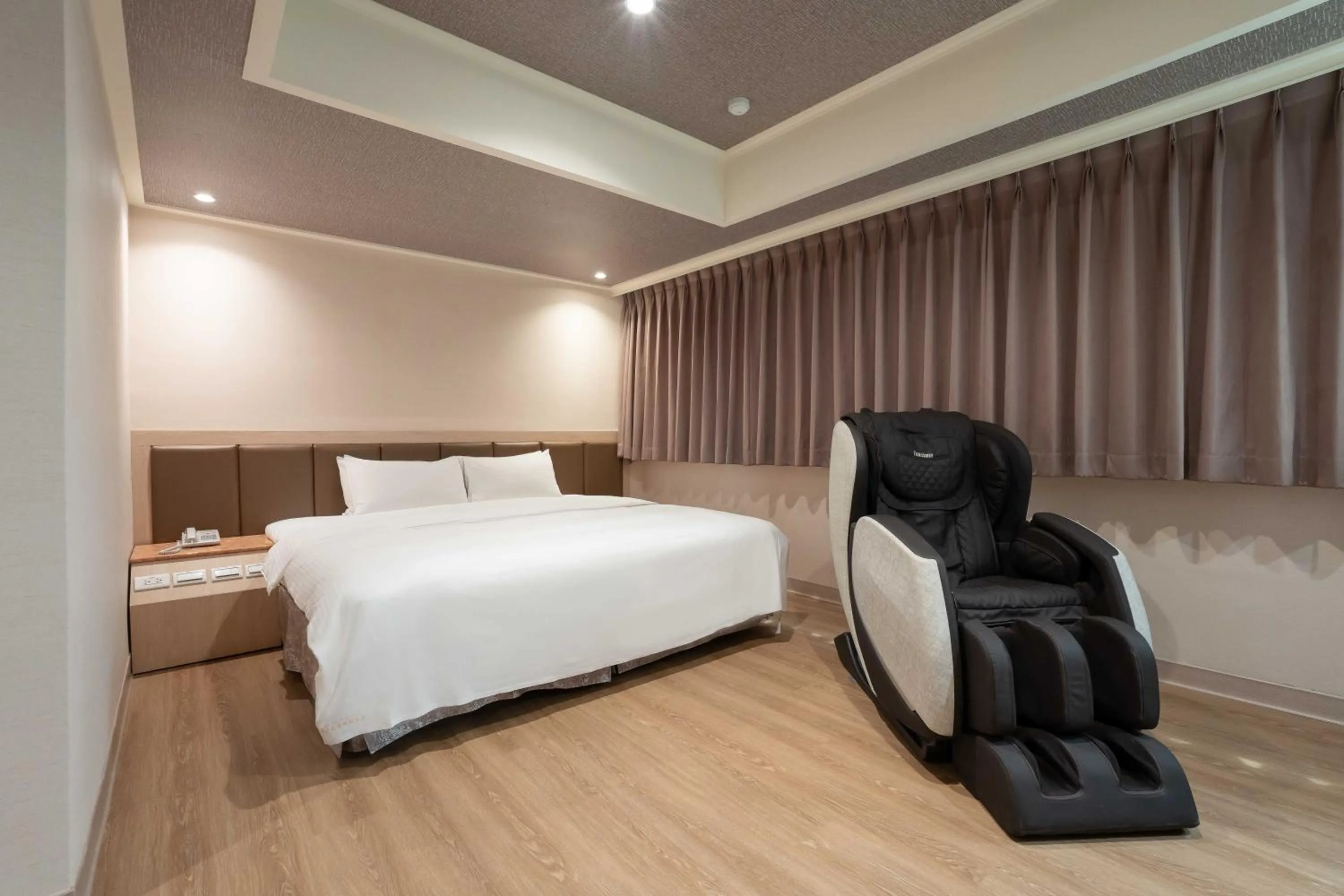 Bed in The Cloud Hotel