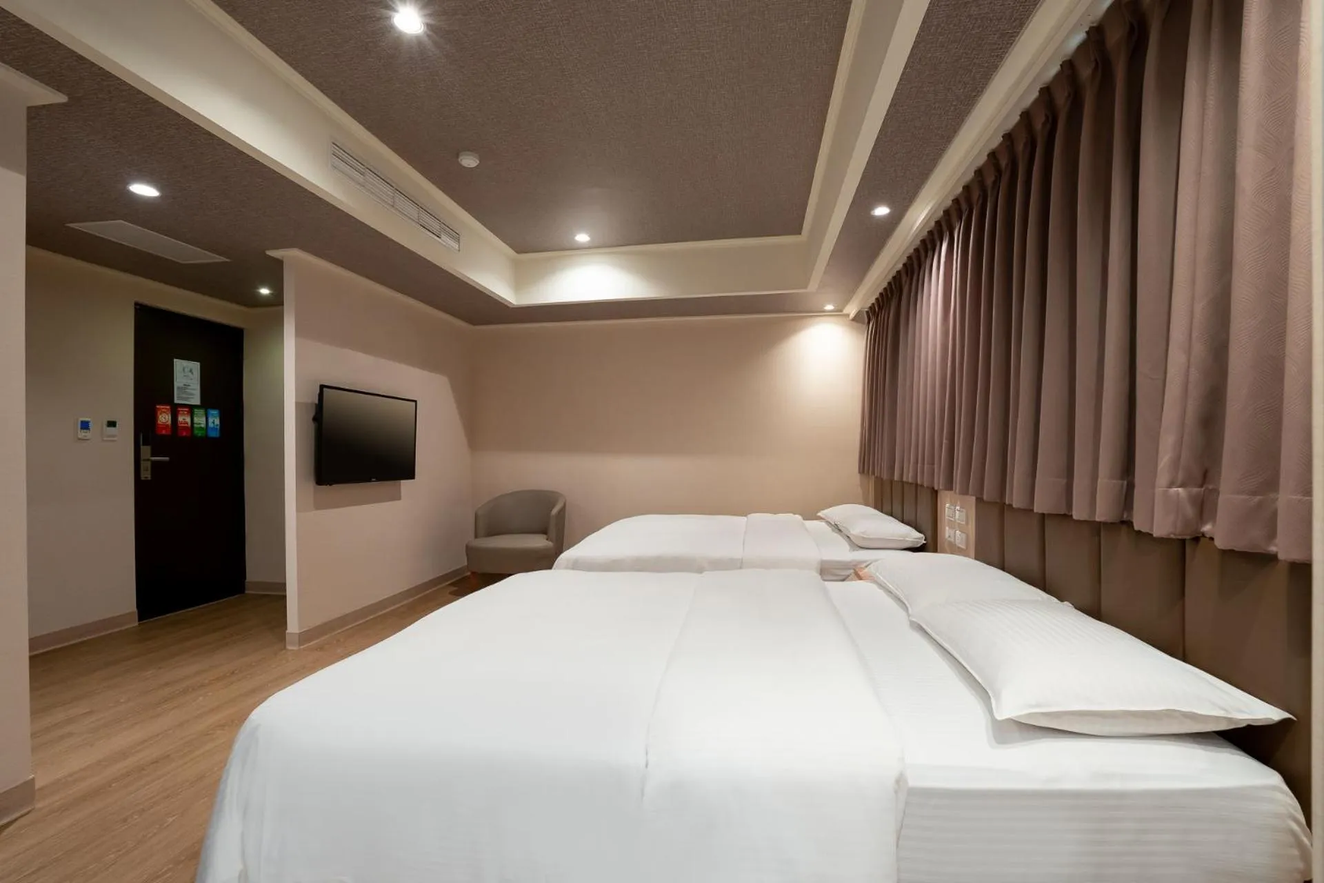 Bed in The Cloud Hotel