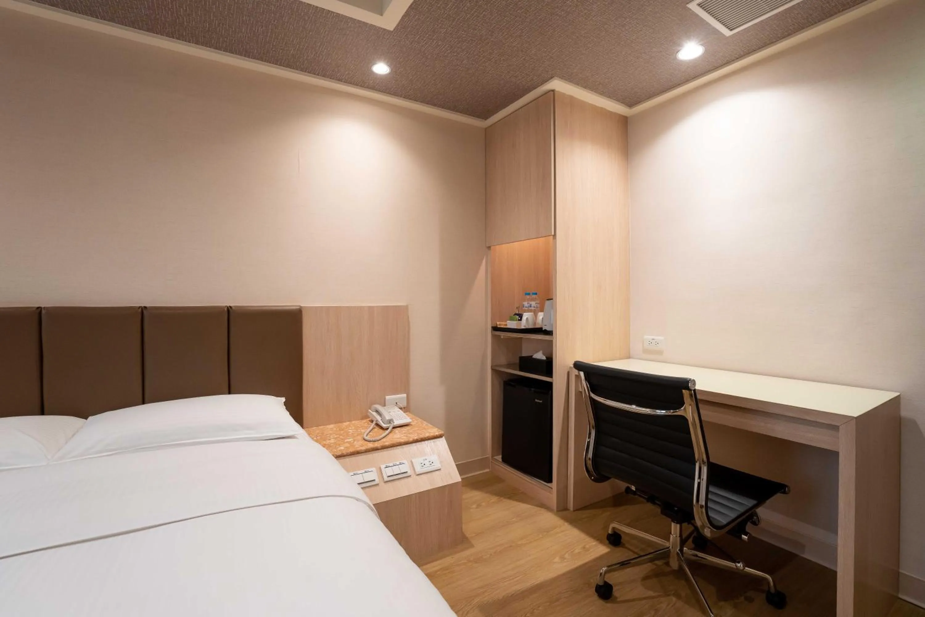 Bed in The Cloud Hotel