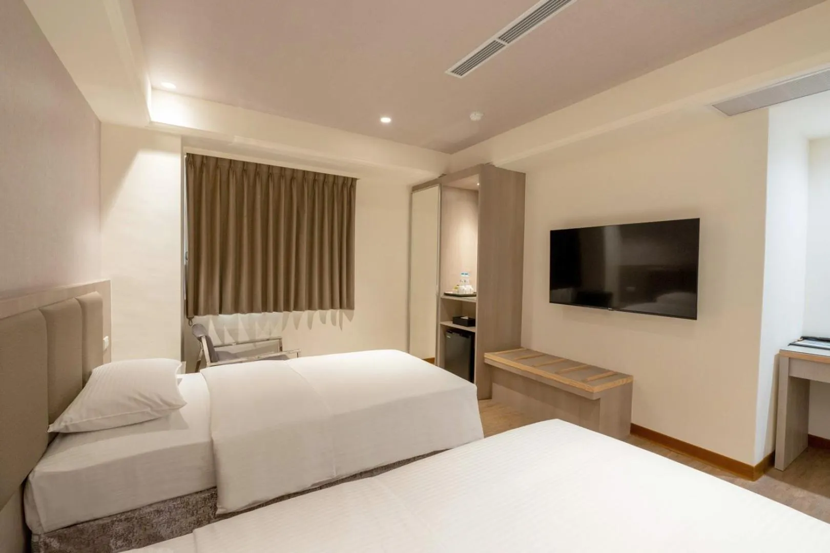 Bed in The Cloud Hotel