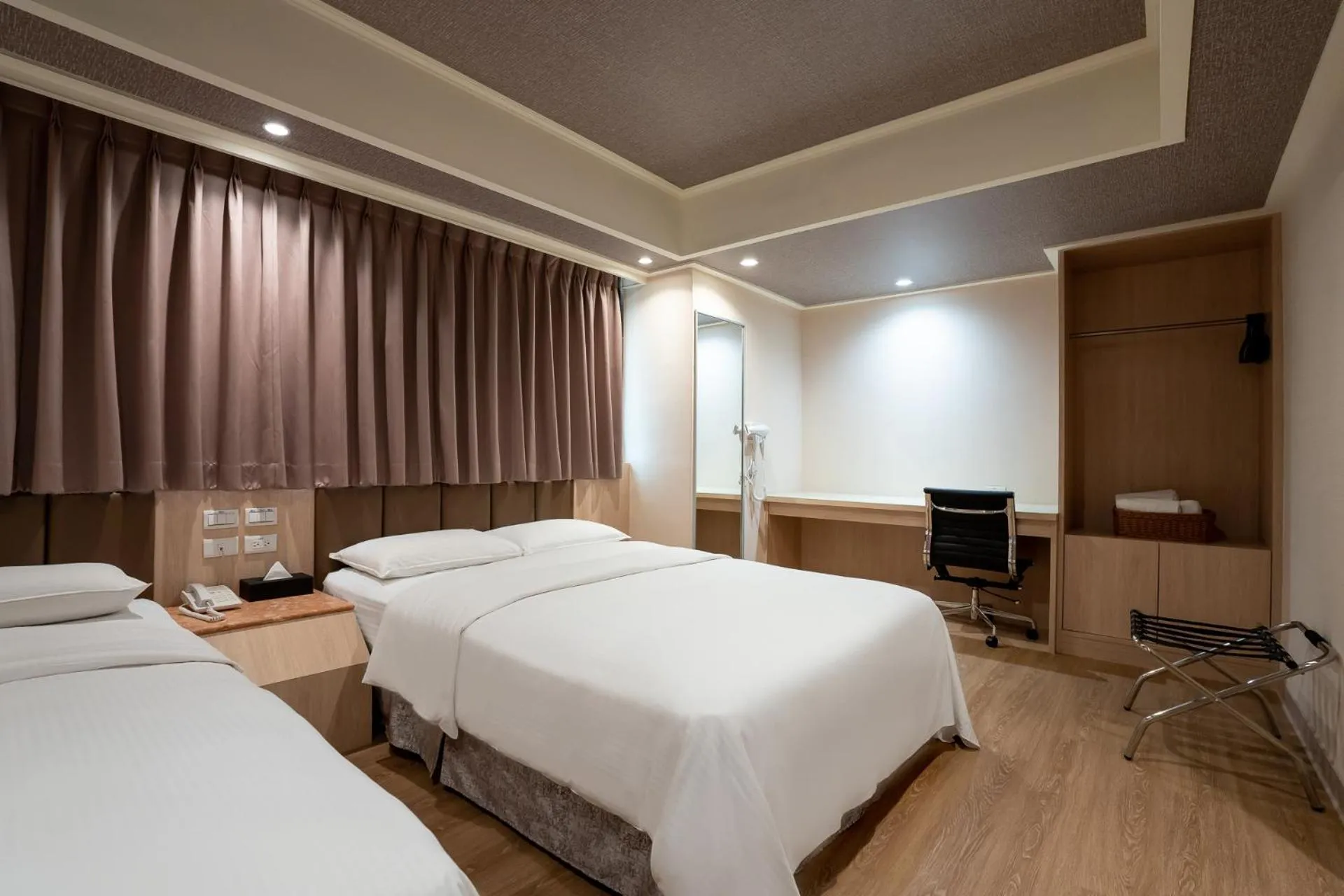 Bed in The Cloud Hotel