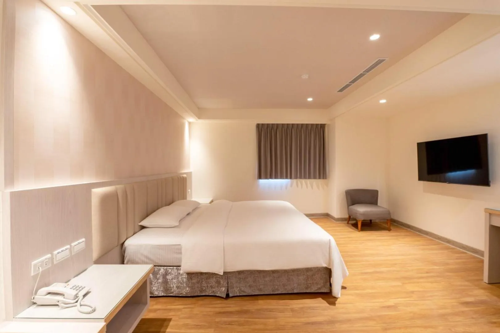 Bed in The Cloud Hotel