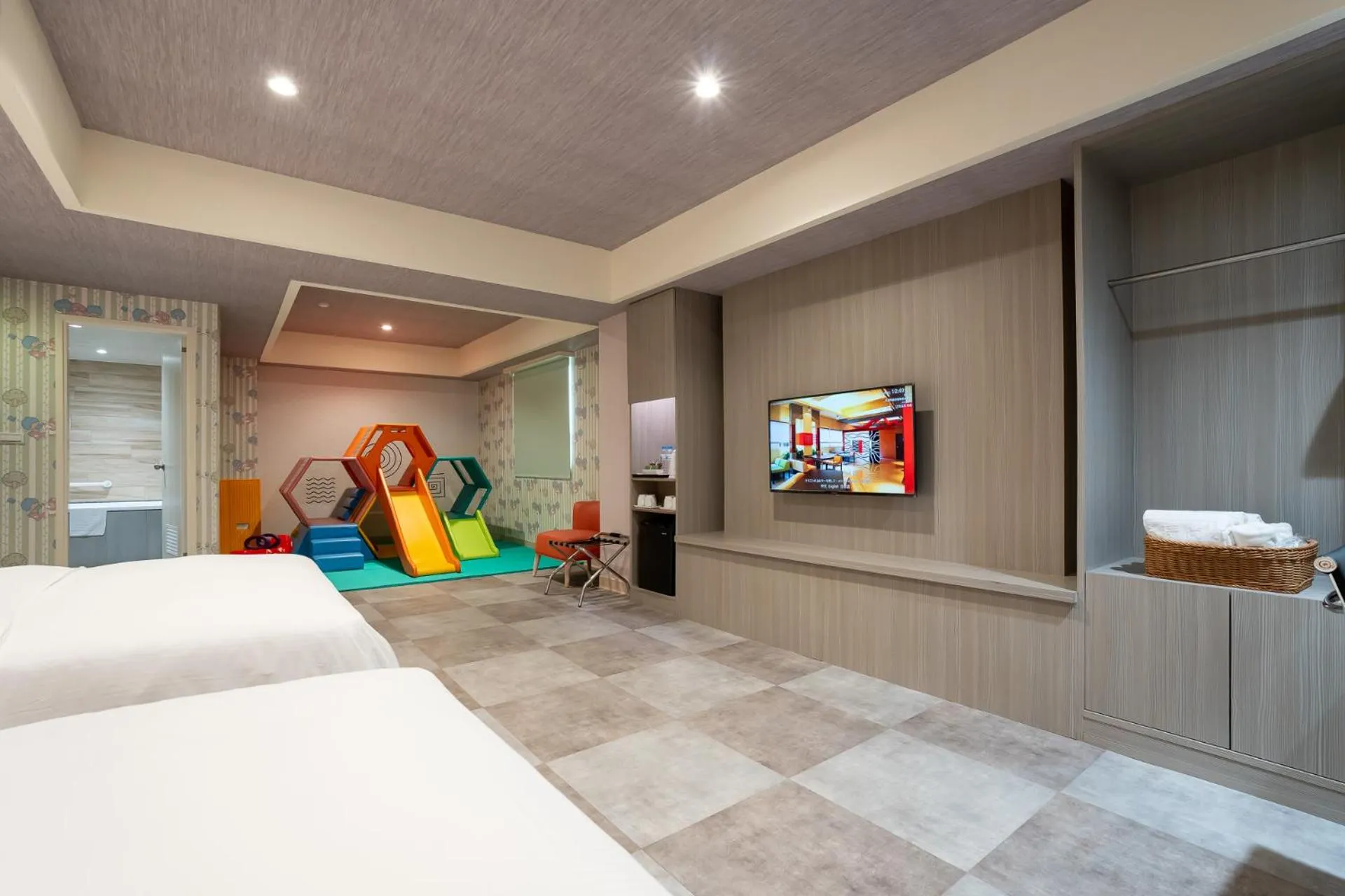 Bed in The Cloud Hotel