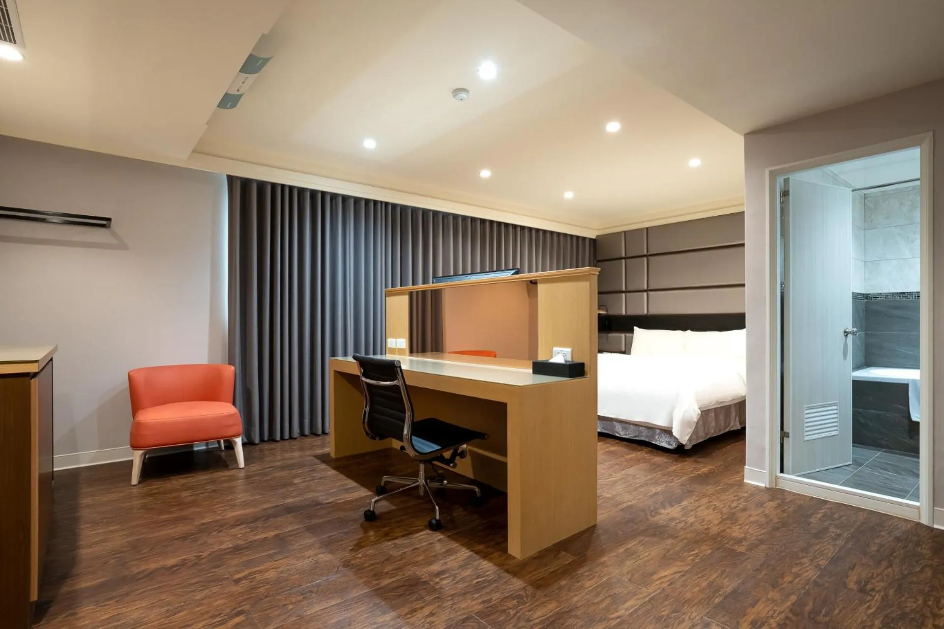 Bed in The Cloud Hotel