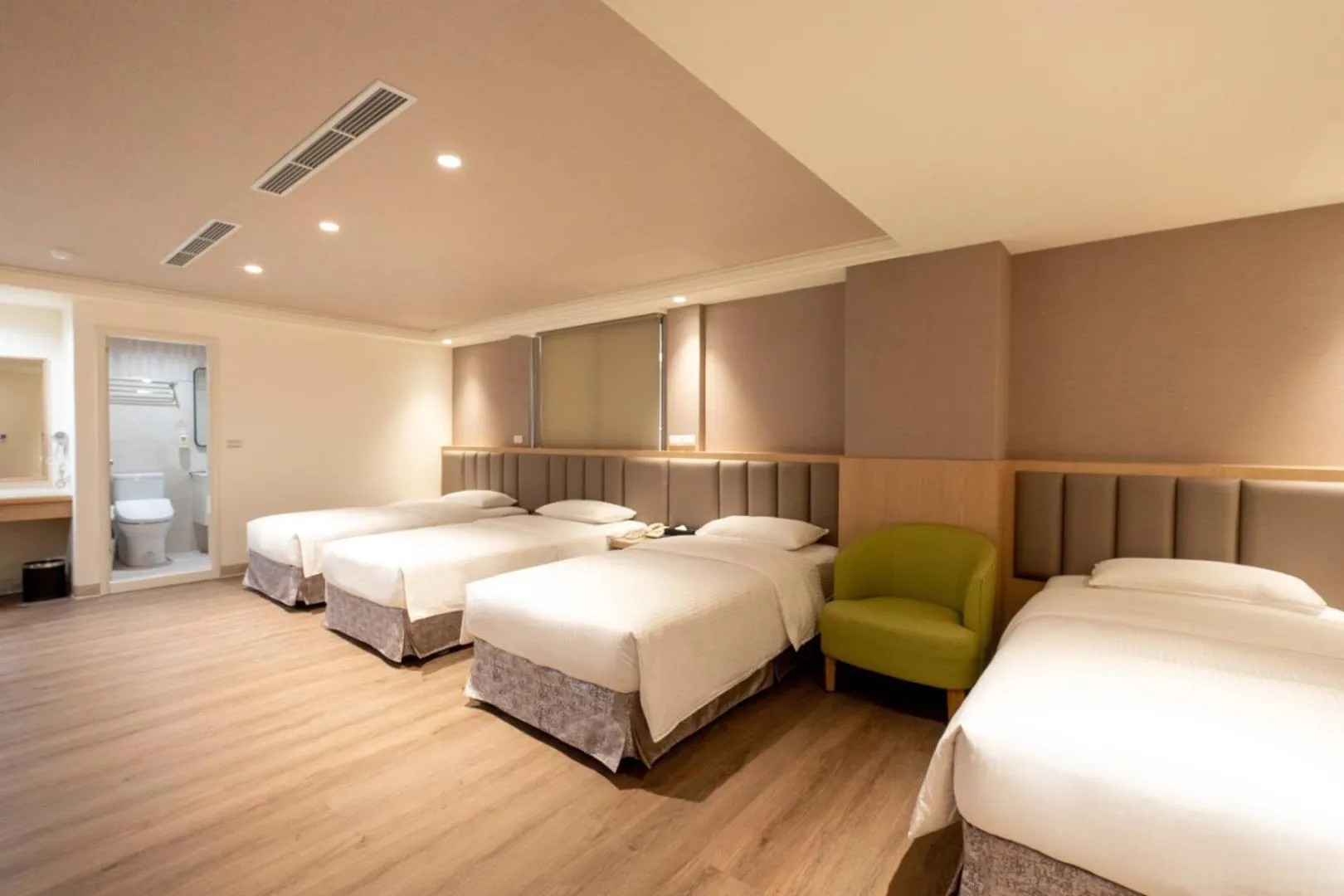 Bed in The Cloud Hotel