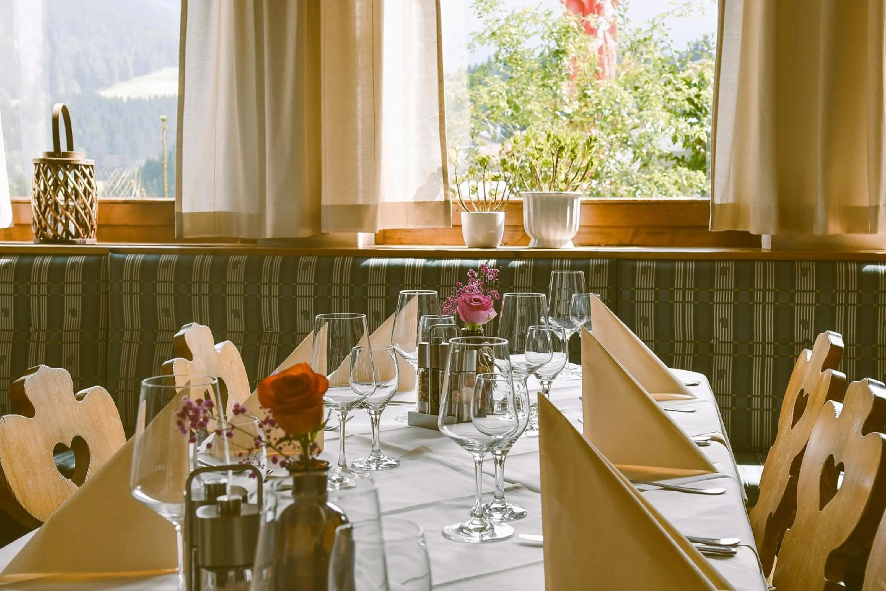 Restaurant/places to eat in Salzburger Dolomitenhof