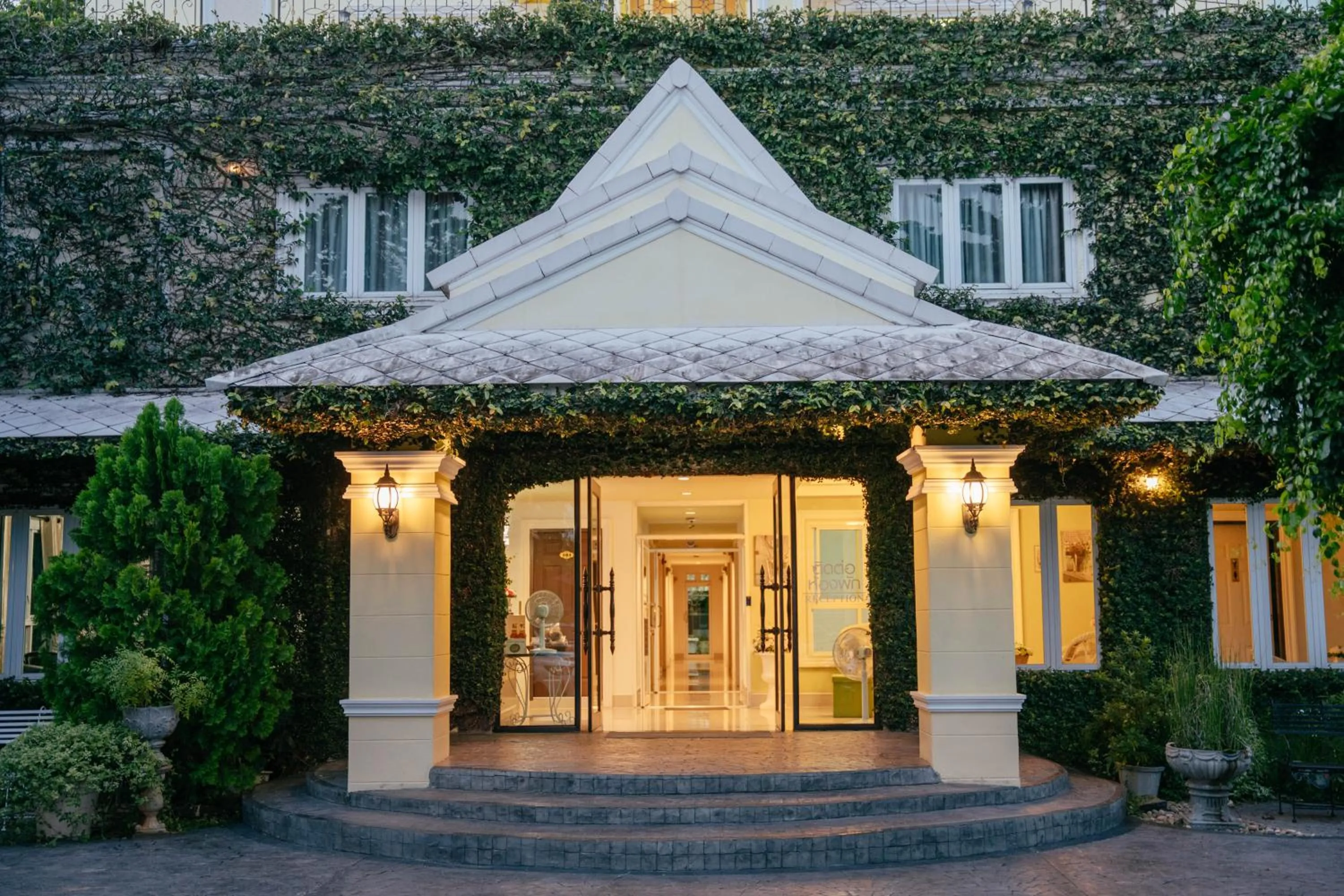 Property building in The Target Hotel chaingrai