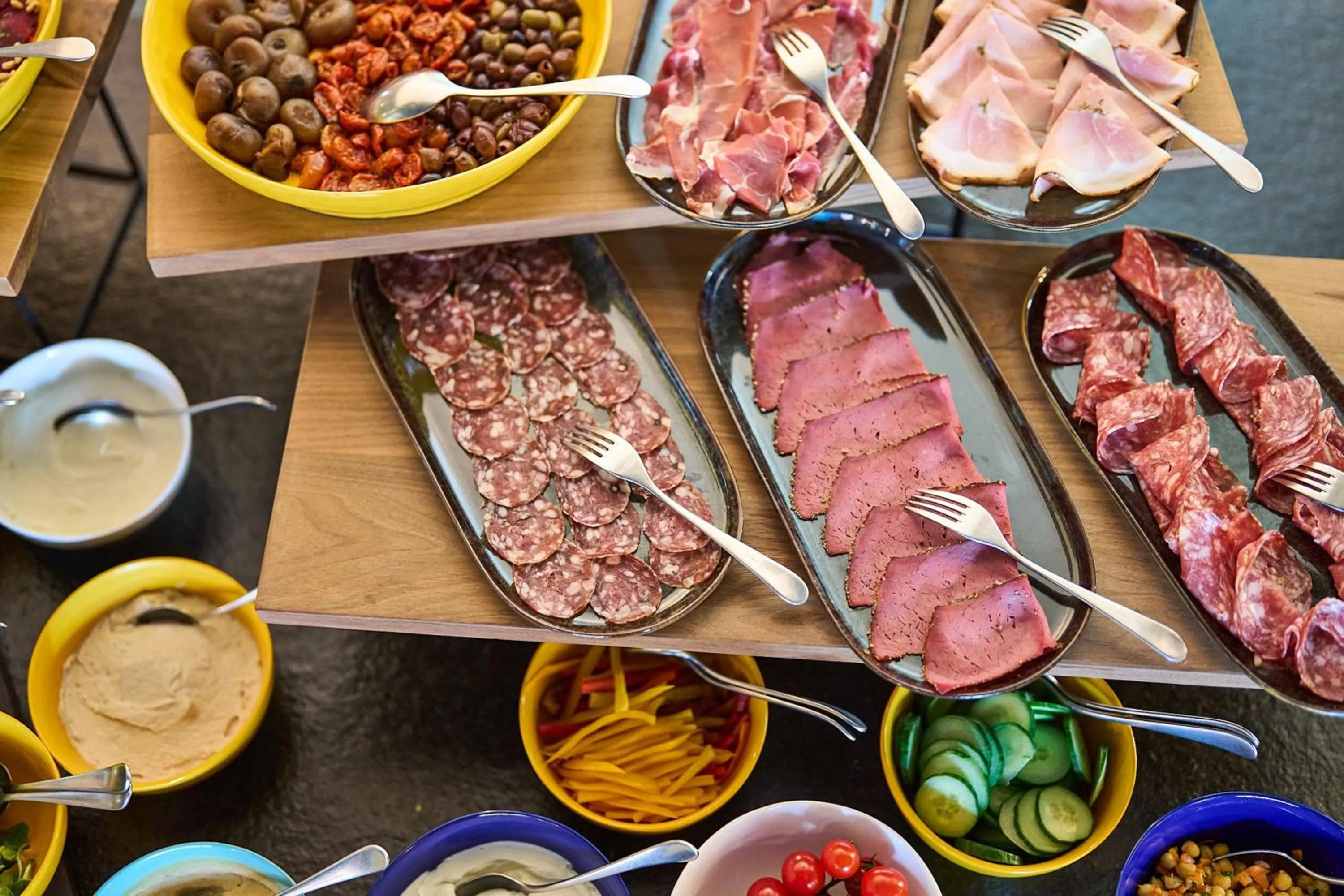 Buffet breakfast in FREIgeist Göttingen Nordstadt, A Member of Design Hotels