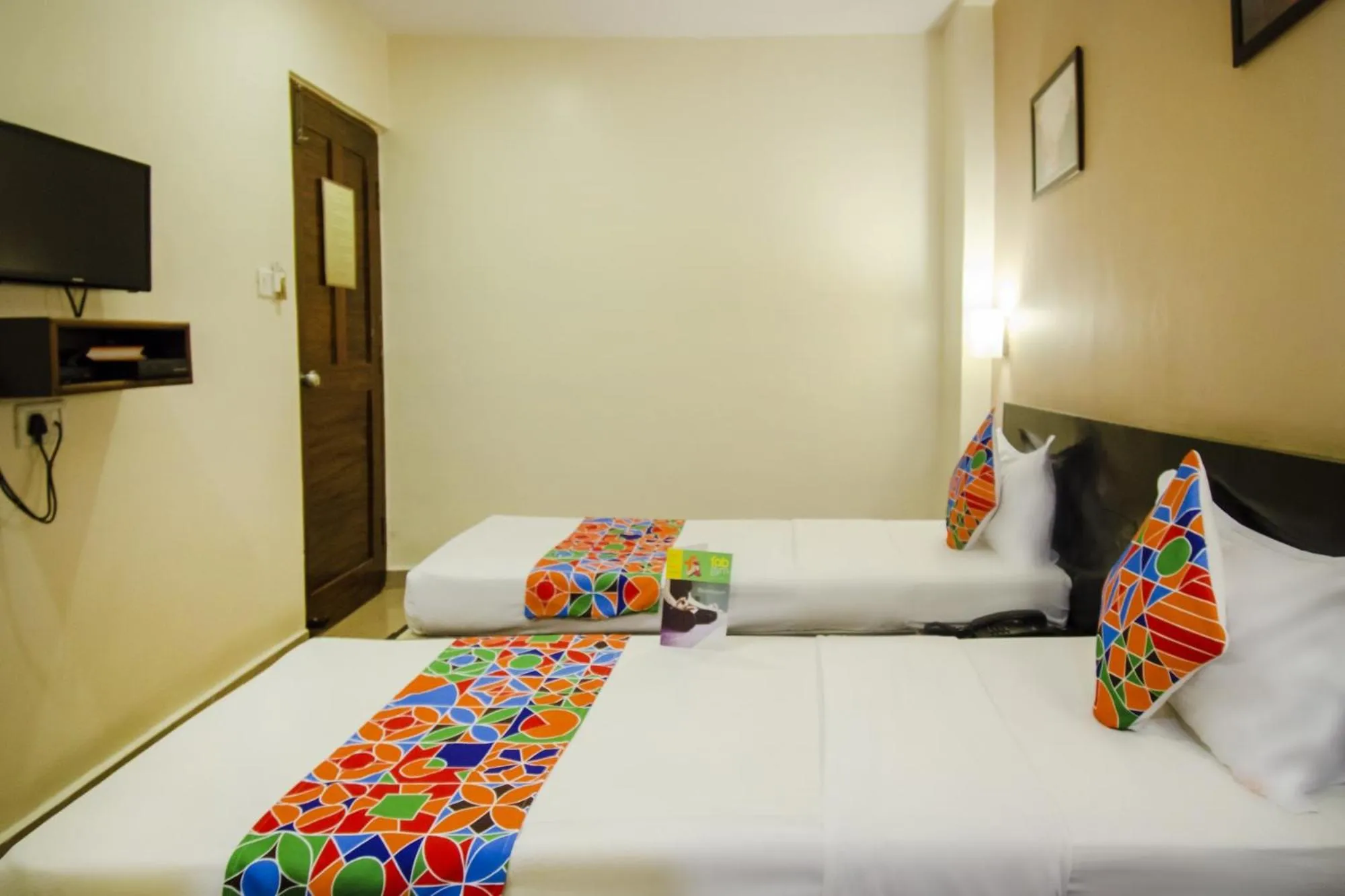 Bedroom, Bed in Hotel Sunshine