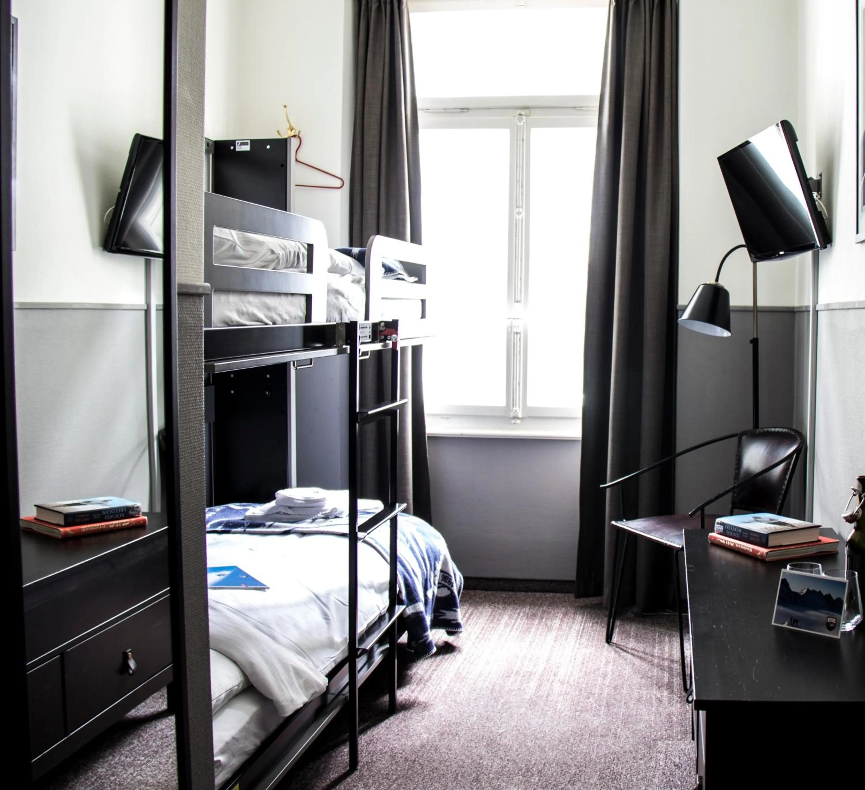 Photo of the whole room, Bed in Ski Lodge Engelberg