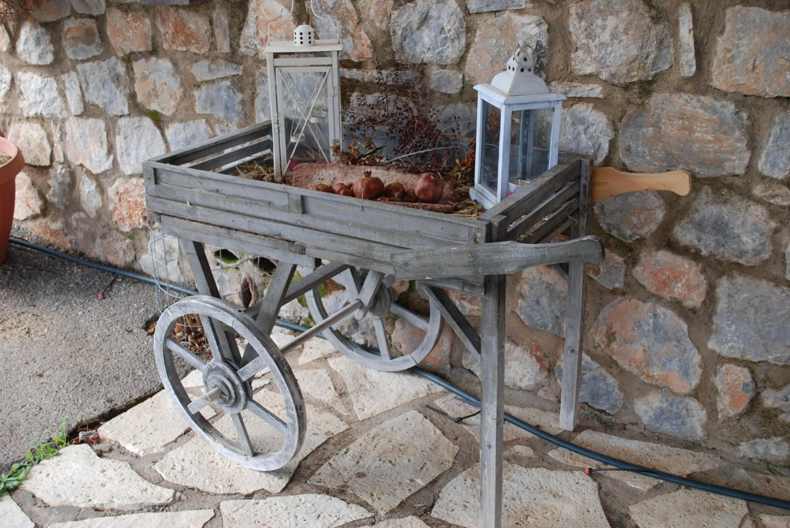 Decorative detail in Menalia Villas & Suites ΚΤΗΜΑ ΚΟΥΜΠΟΥΡΗ