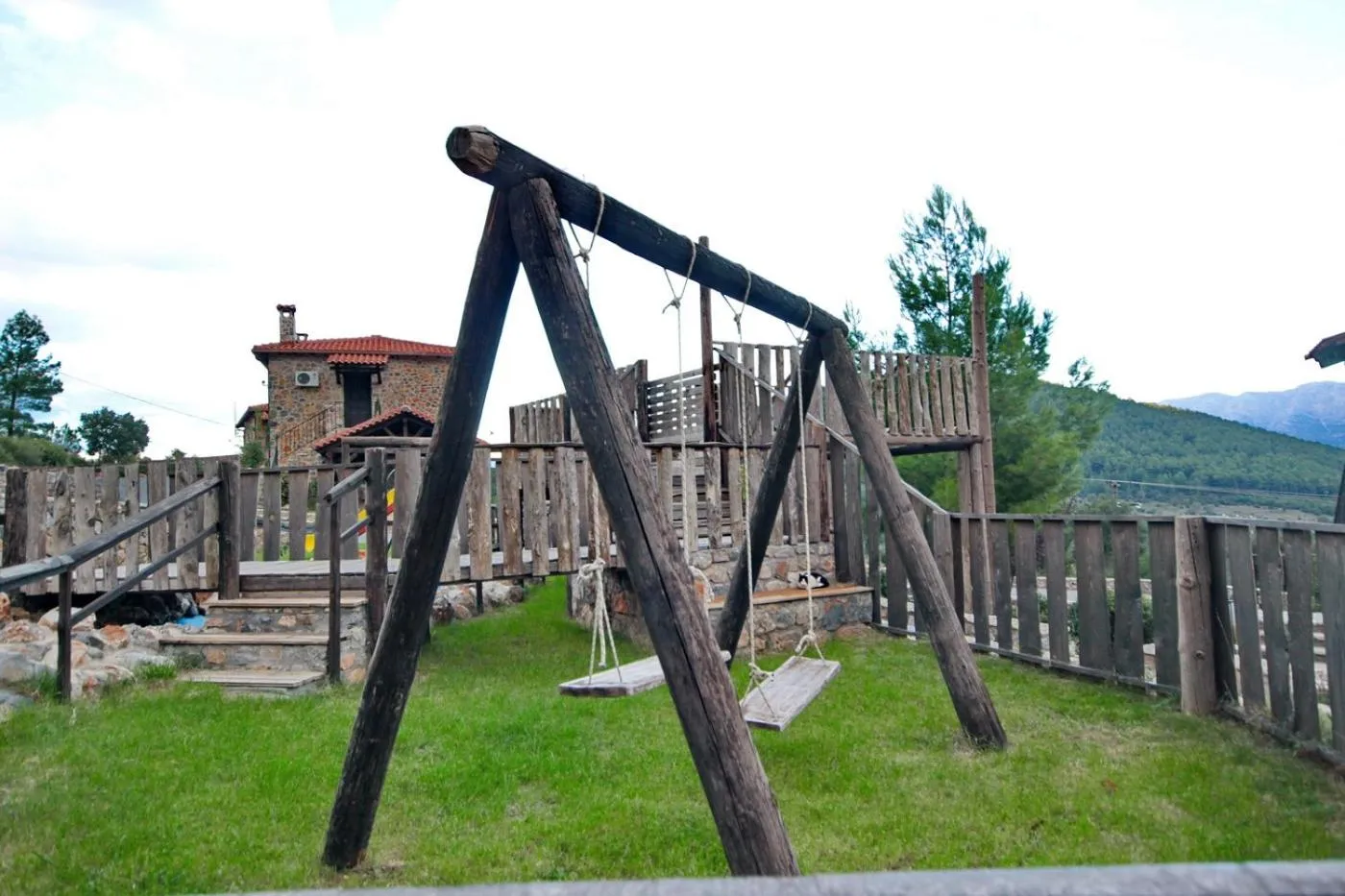 Garden in Menalia Villas & Suites ΚΤΗΜΑ ΚΟΥΜΠΟΥΡΗ