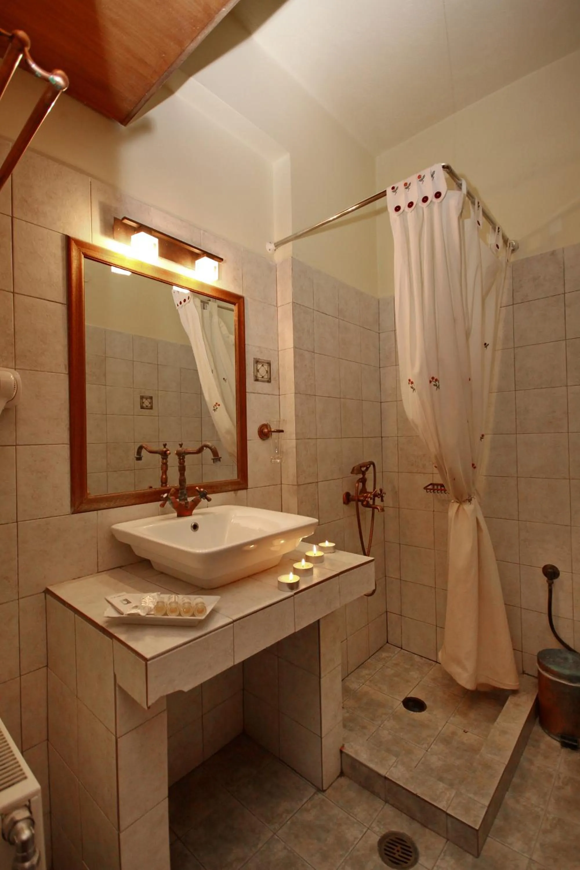 Bathroom in Menalia Villas & Suites ΚΤΗΜΑ ΚΟΥΜΠΟΥΡΗ