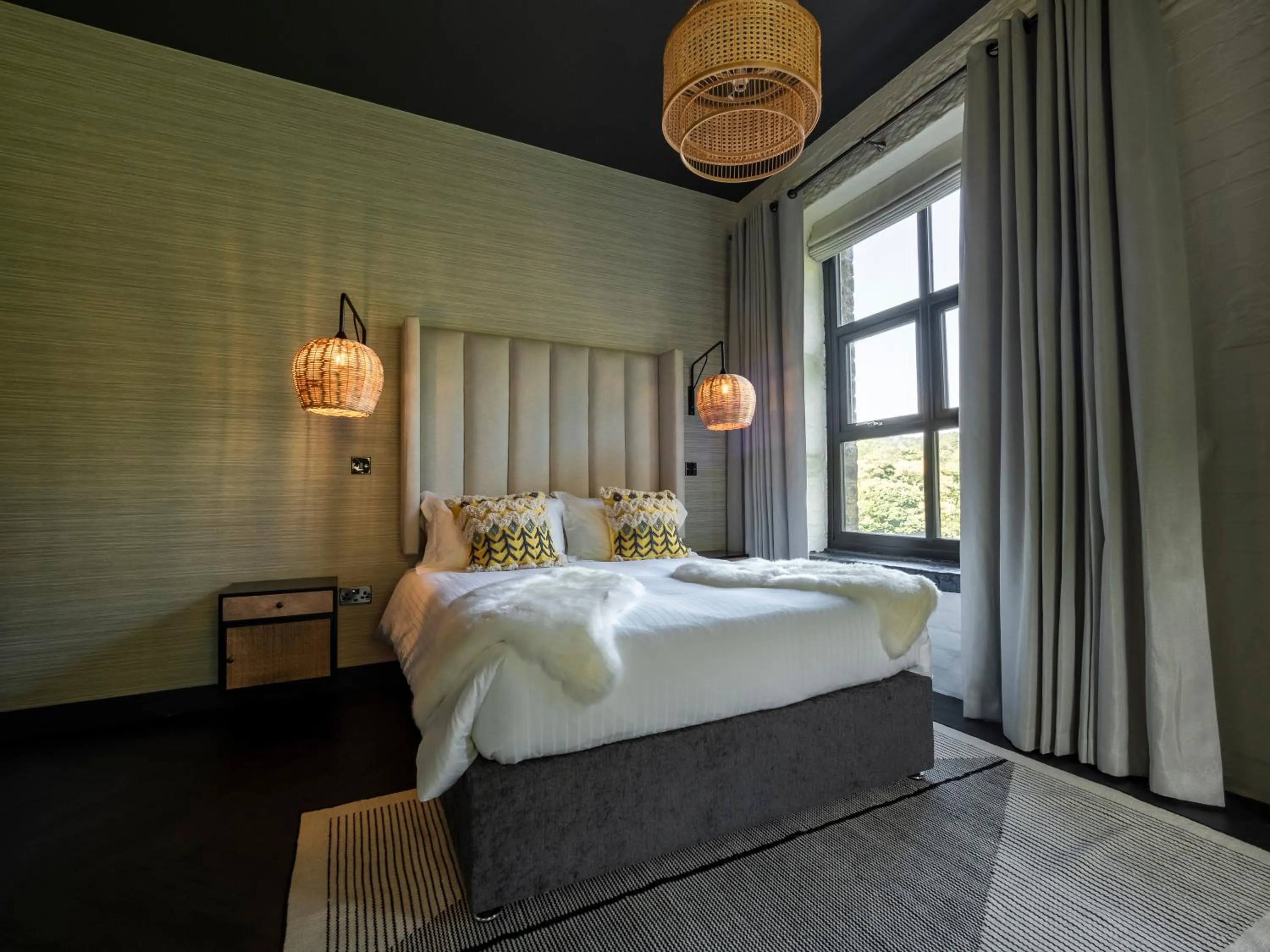 Bed in Bowers Mill Aparthotel