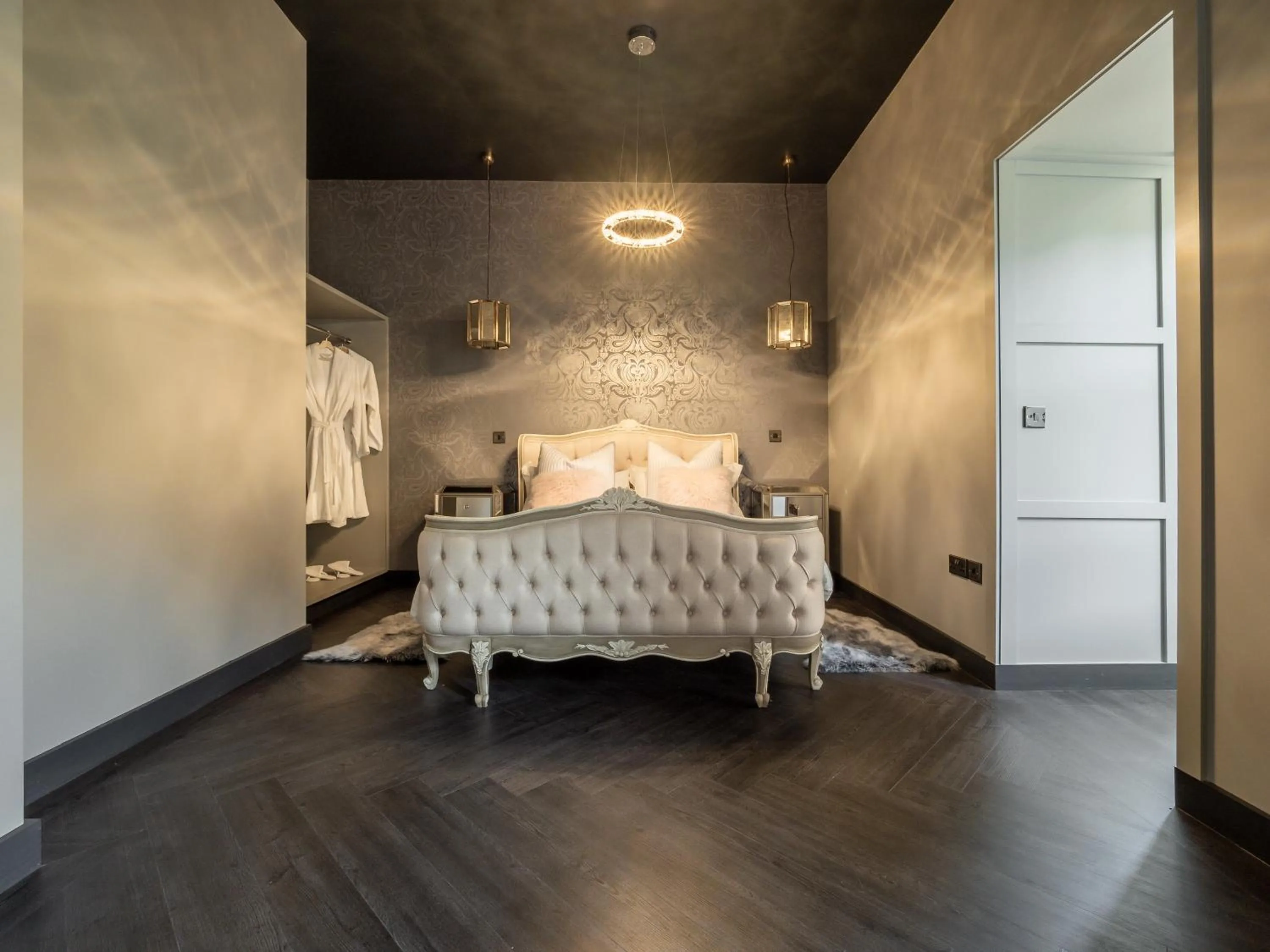 Bed in Bowers Mill Aparthotel