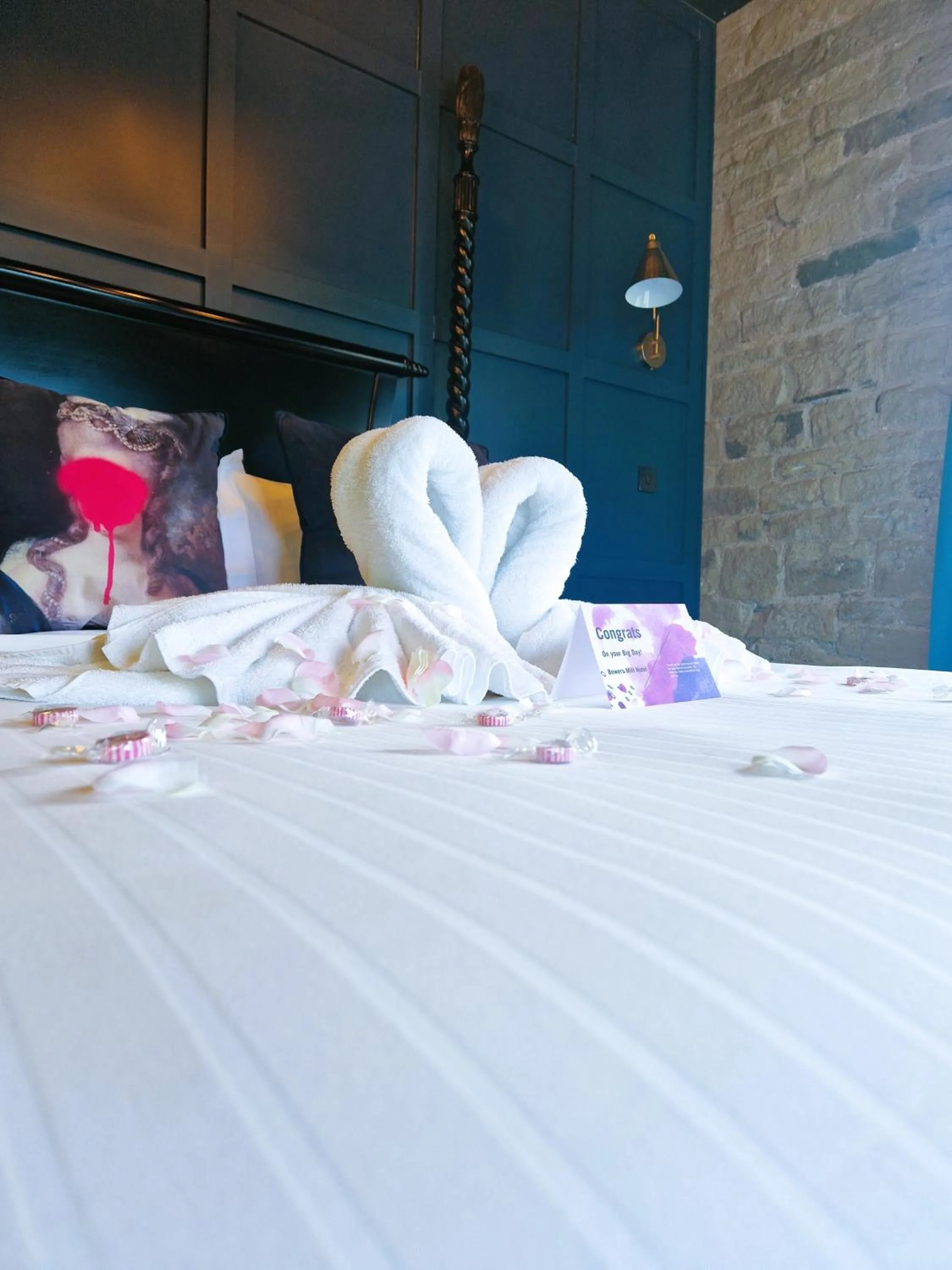 Bed in Bowers Mill Aparthotel