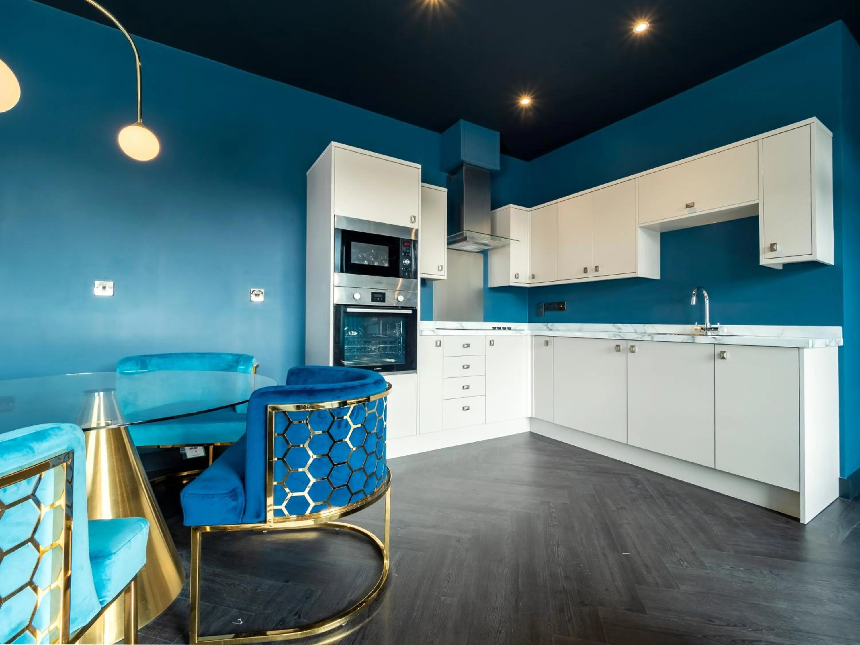 Kitchen or kitchenette in Bowers Mill Aparthotel