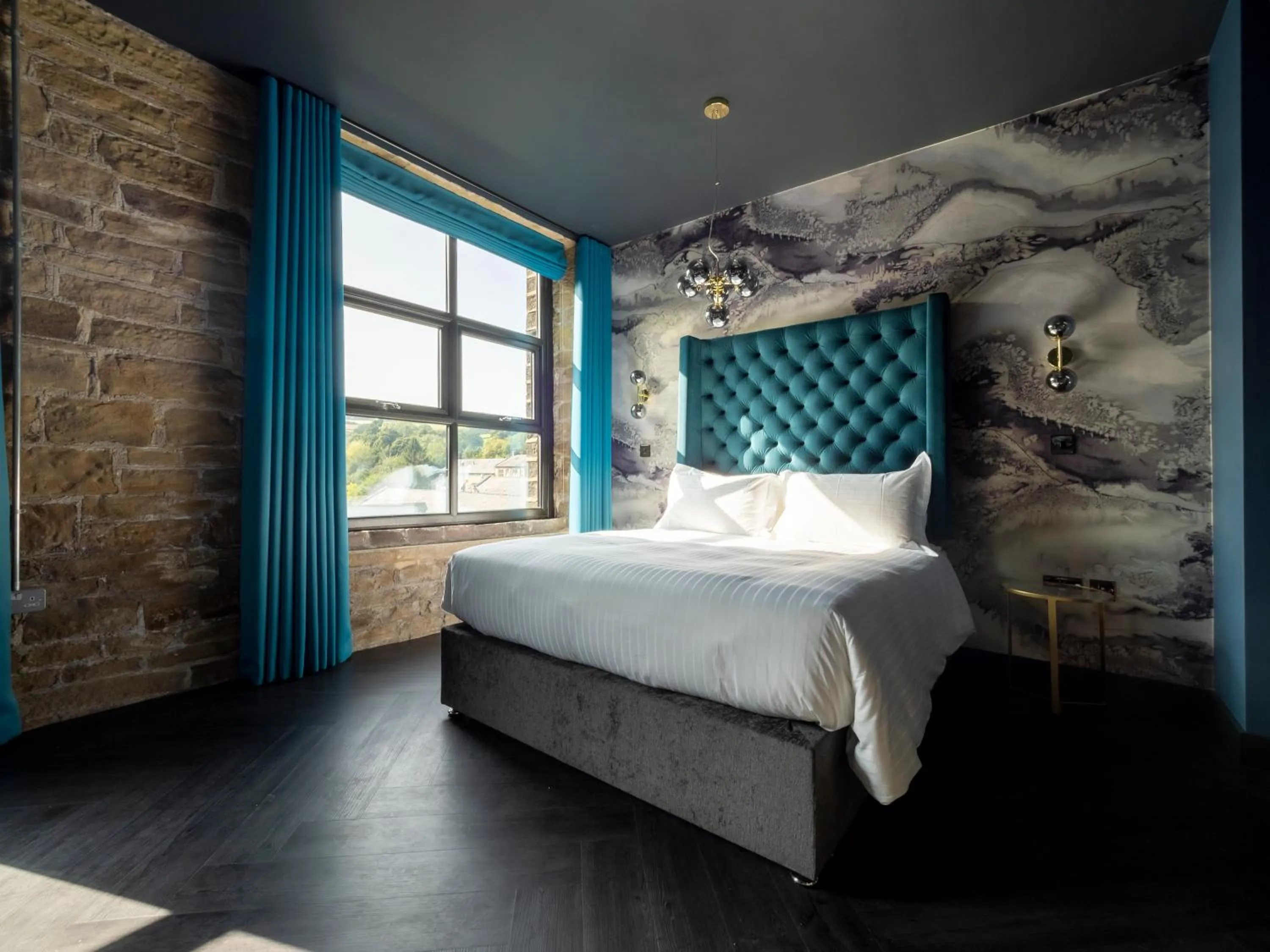 Bed in Bowers Mill Aparthotel