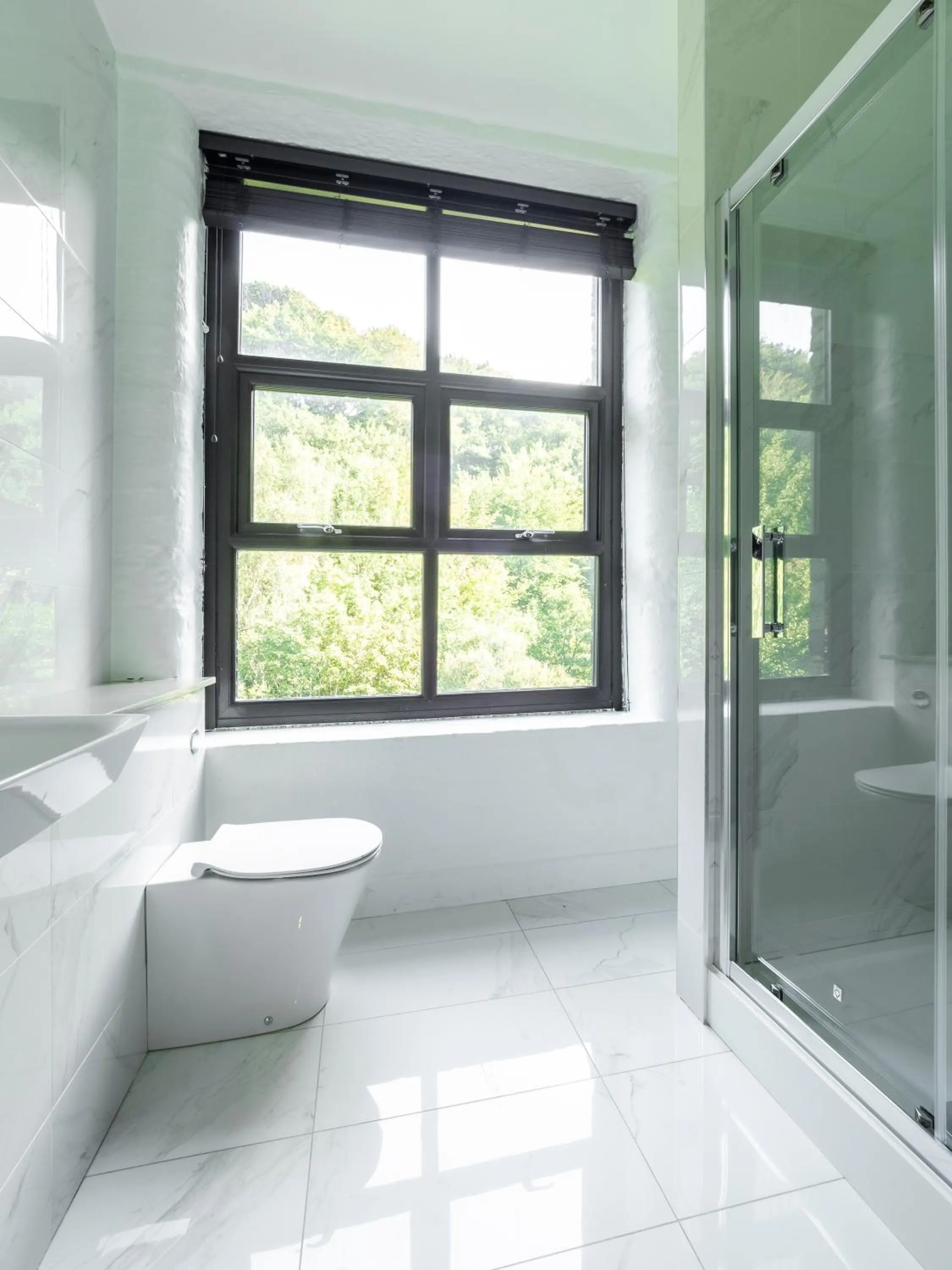 Bathroom in Bowers Mill Aparthotel