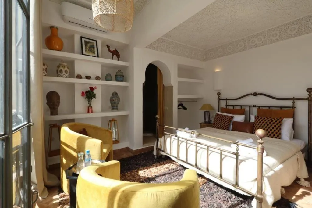 Bed in Riad 103 Medina Pool and Hammam