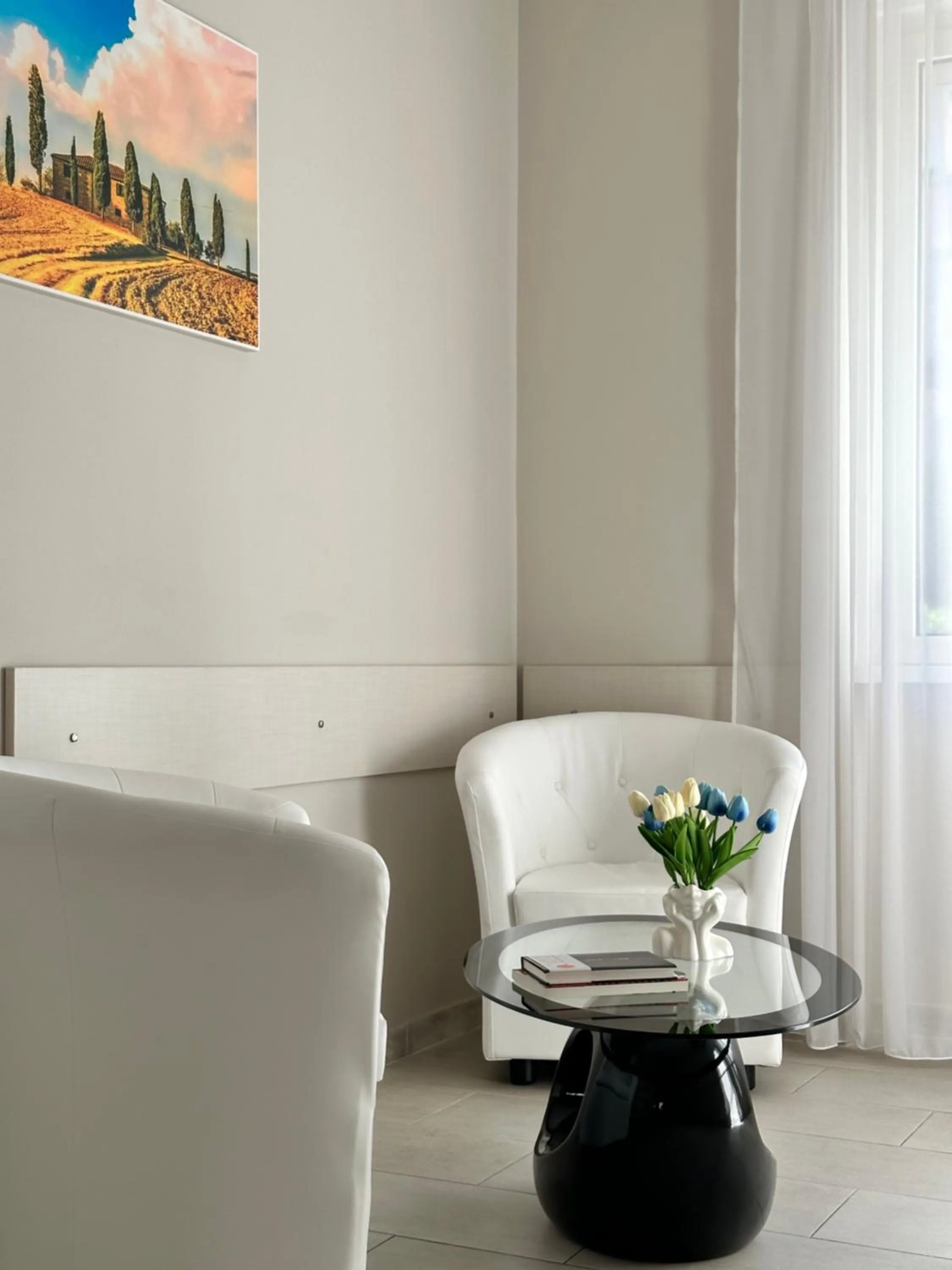 Seating area in Hotel City 20