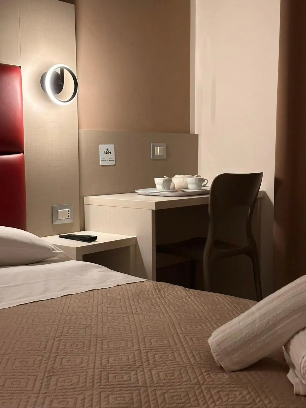 People, Bed in Hotel City 20