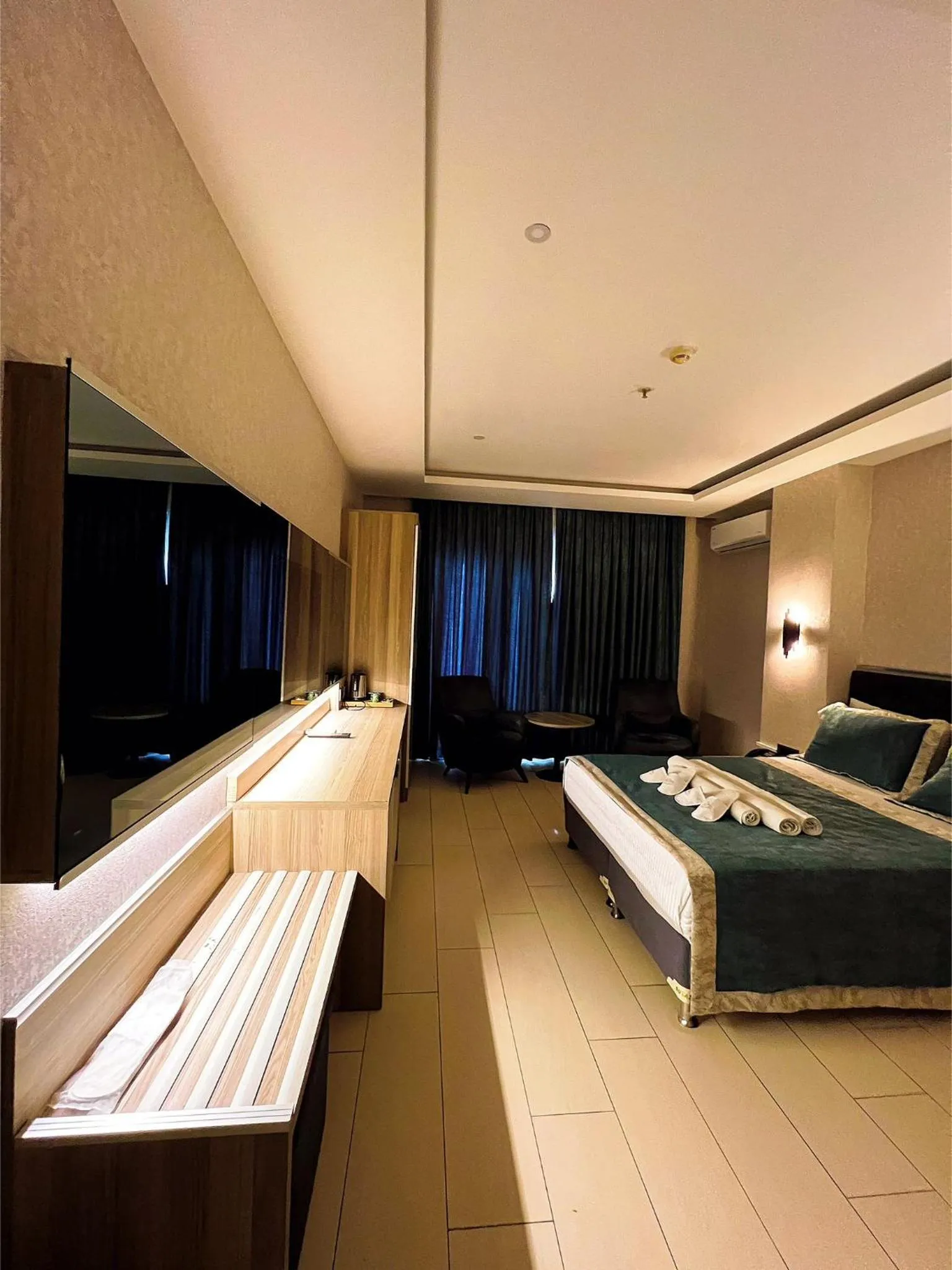 Photo of the whole room in RESTWON SUIT