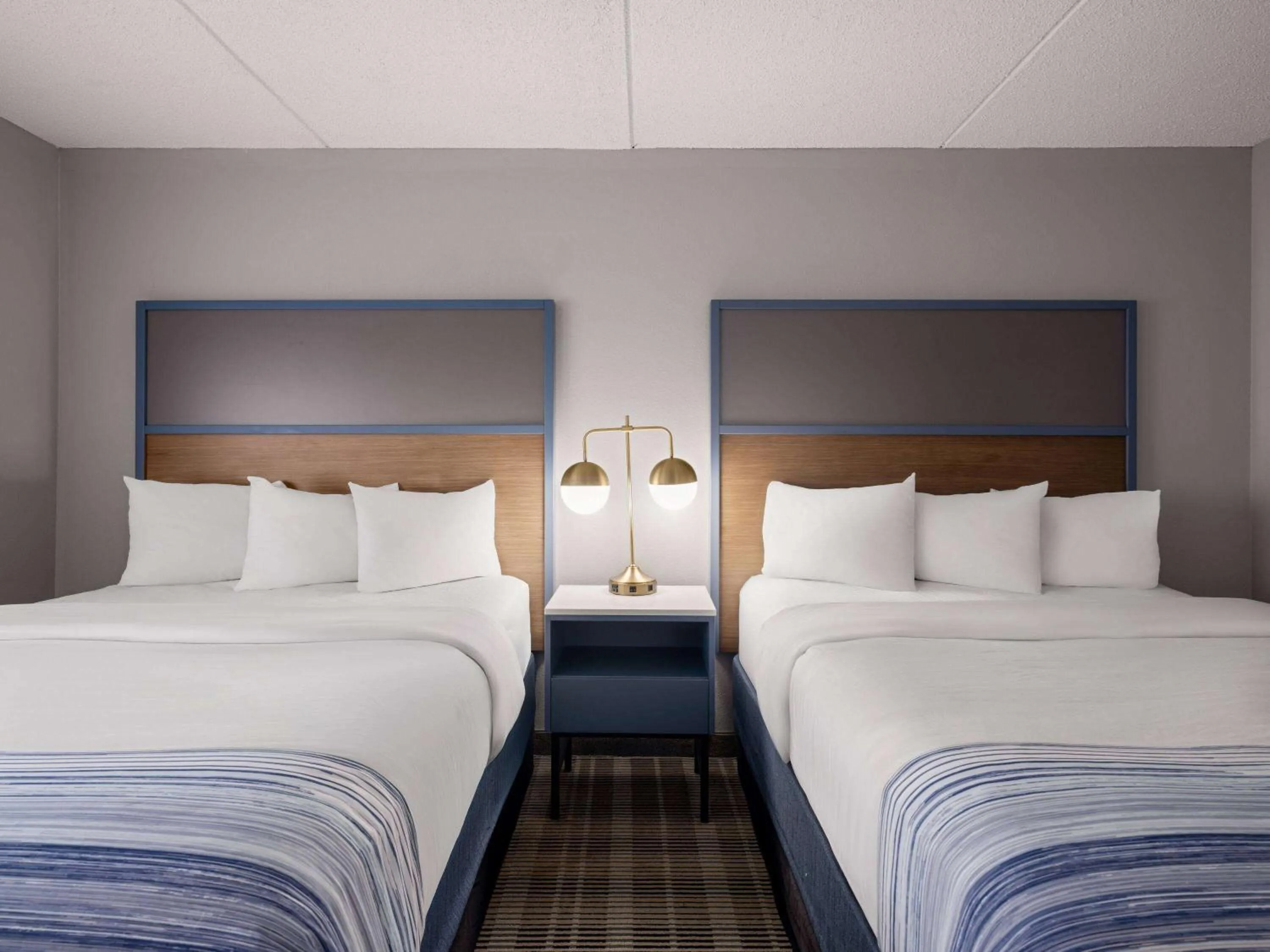 Photo of the whole room, Bed in AmericInn by Wyndham Shakopee Near Canterbury Park