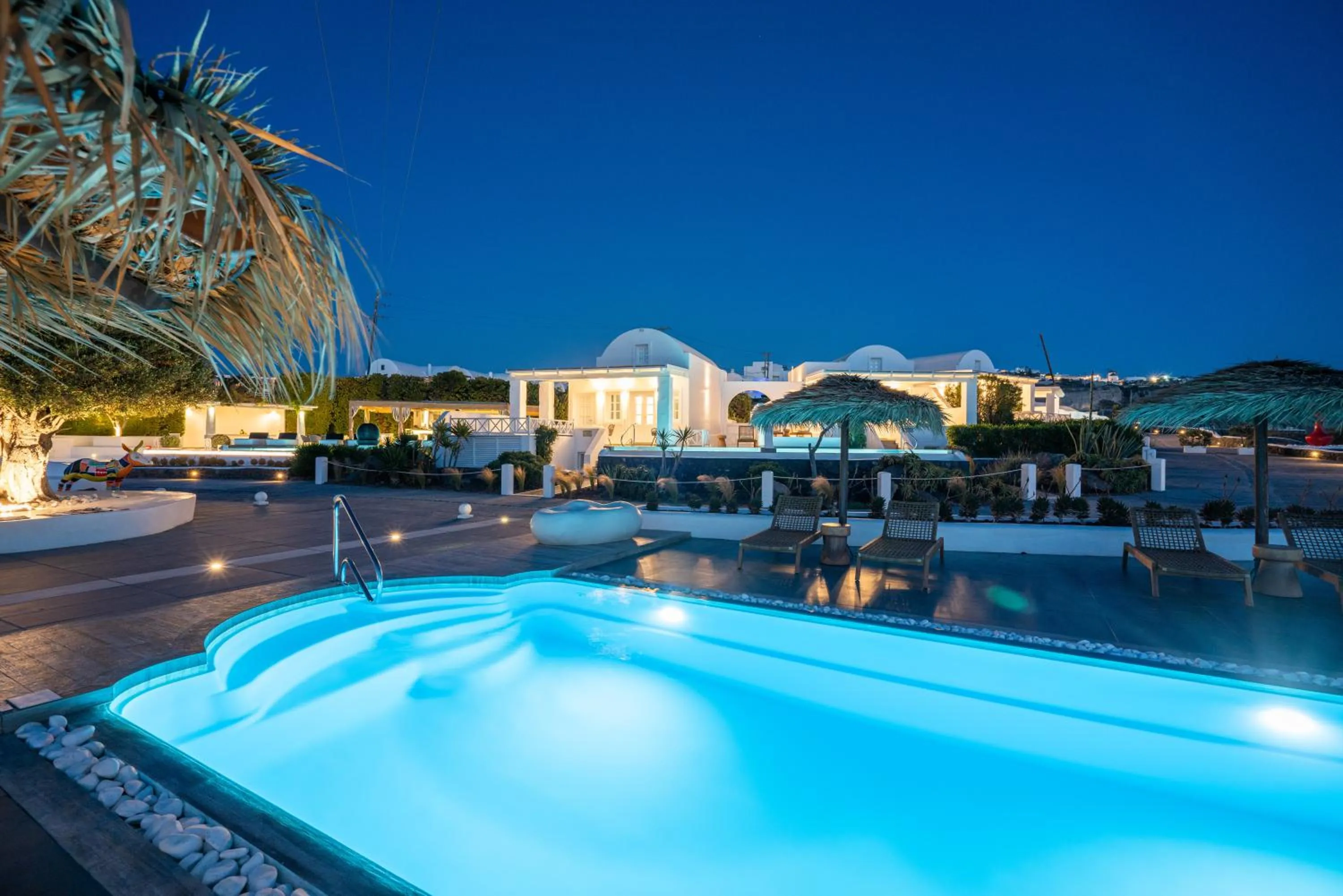 Swimming pool in Oia Sunset Villas