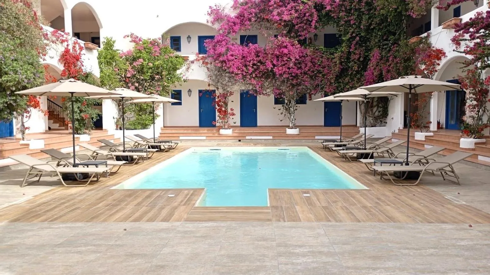Swimming pool in Boutique Hotel Tilos Mare