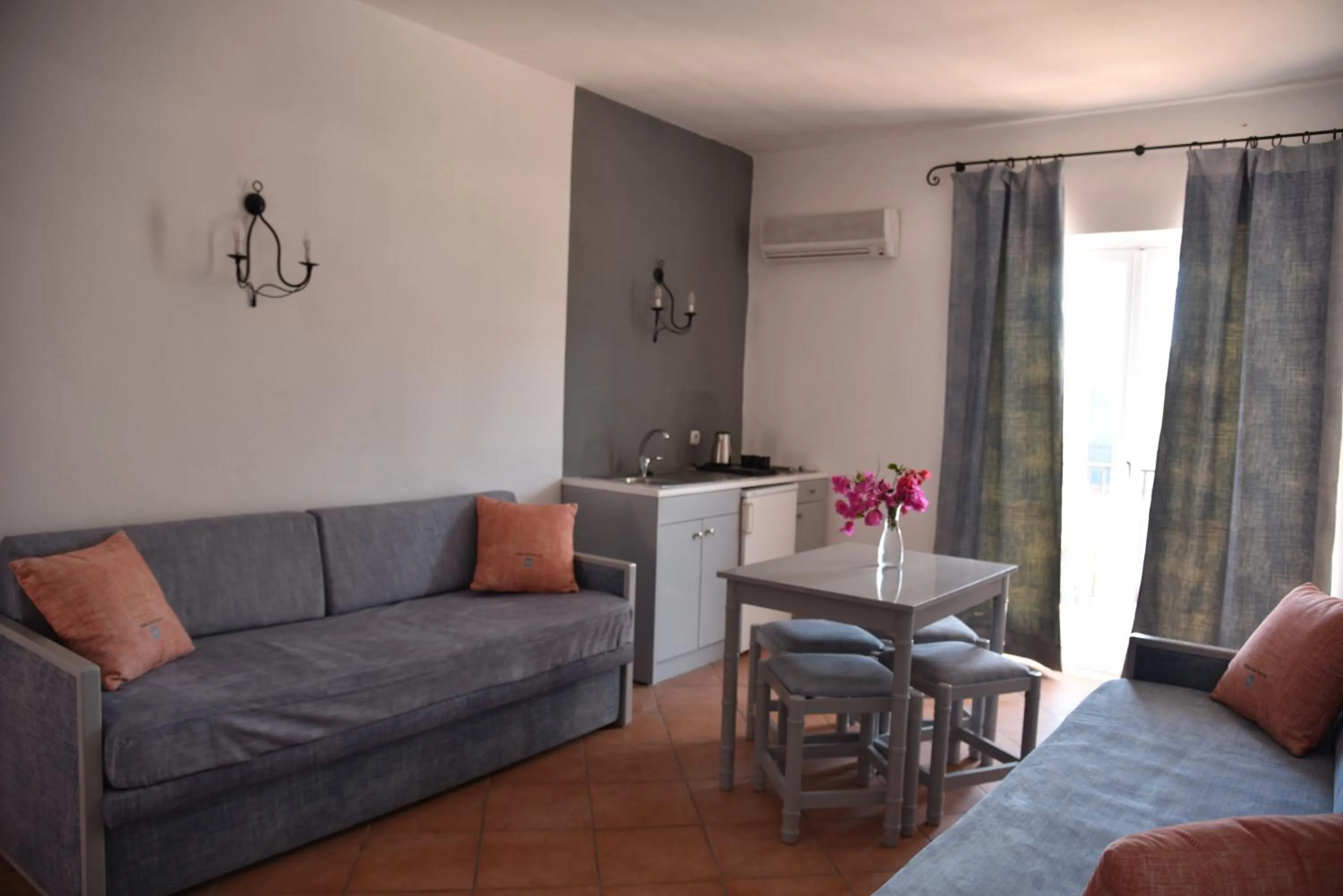 Photo of the whole room in Boutique Hotel Tilos Mare