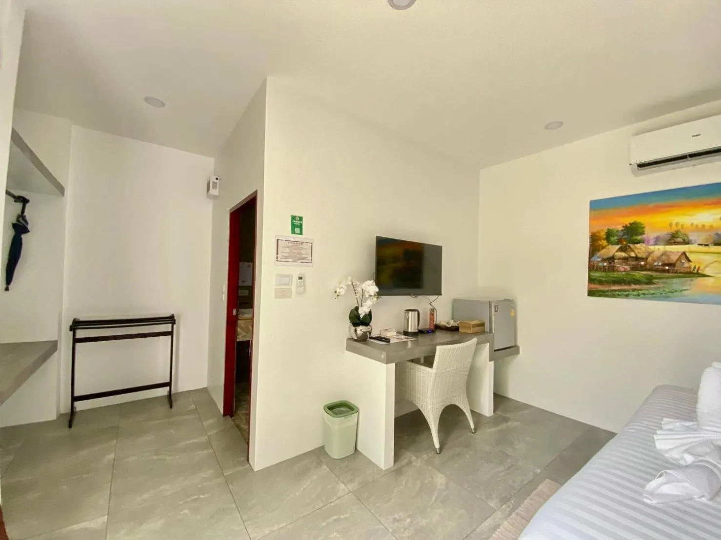 Property building, Bed in Barong Resort