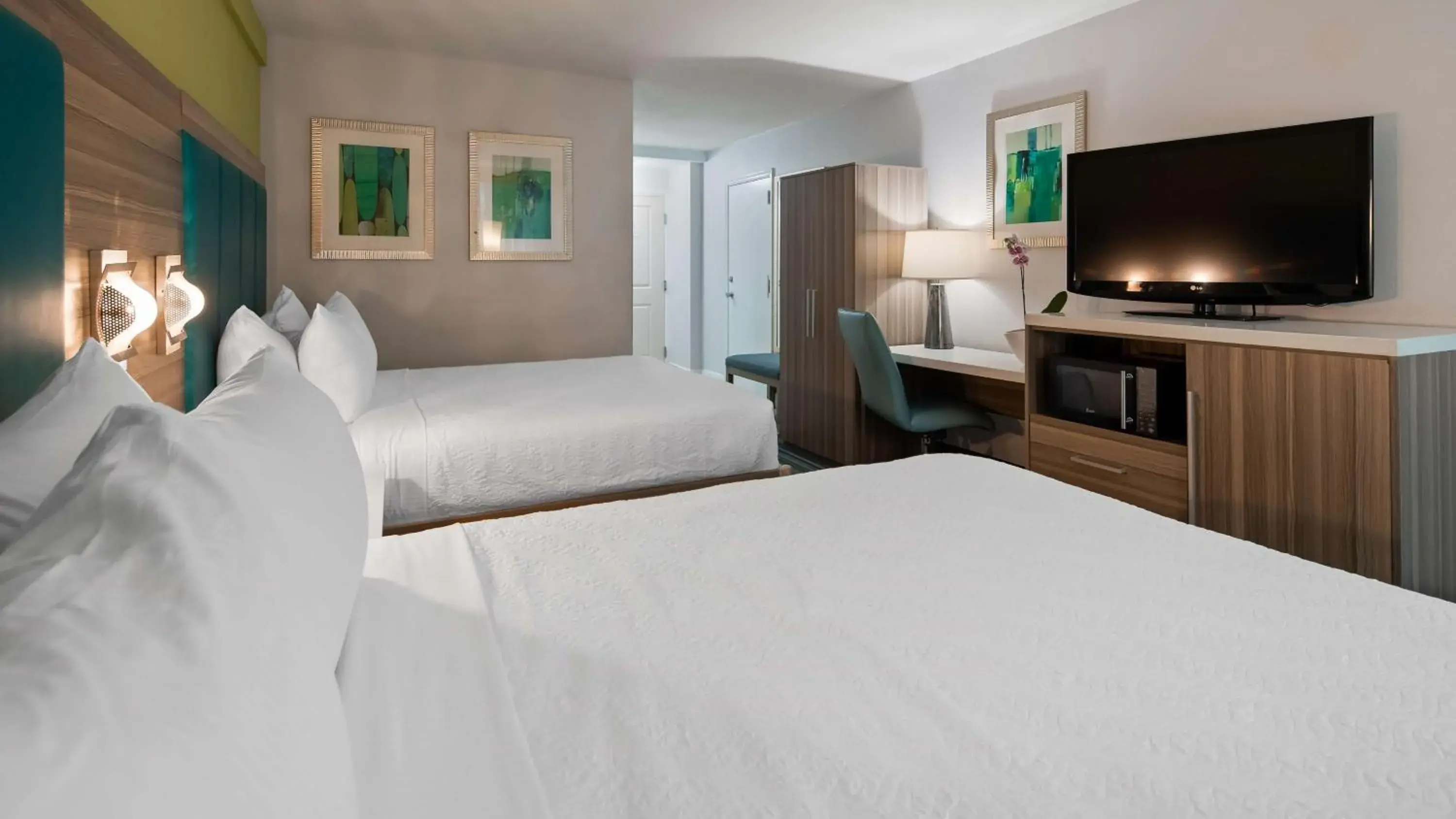 Queen Room with Two Queen Beds - Non-Smoking in Best Western Plus Oceanside Inn Queen Room with Two Queen Beds - Non-Smoking in Best Western Plus Oceanside Inn