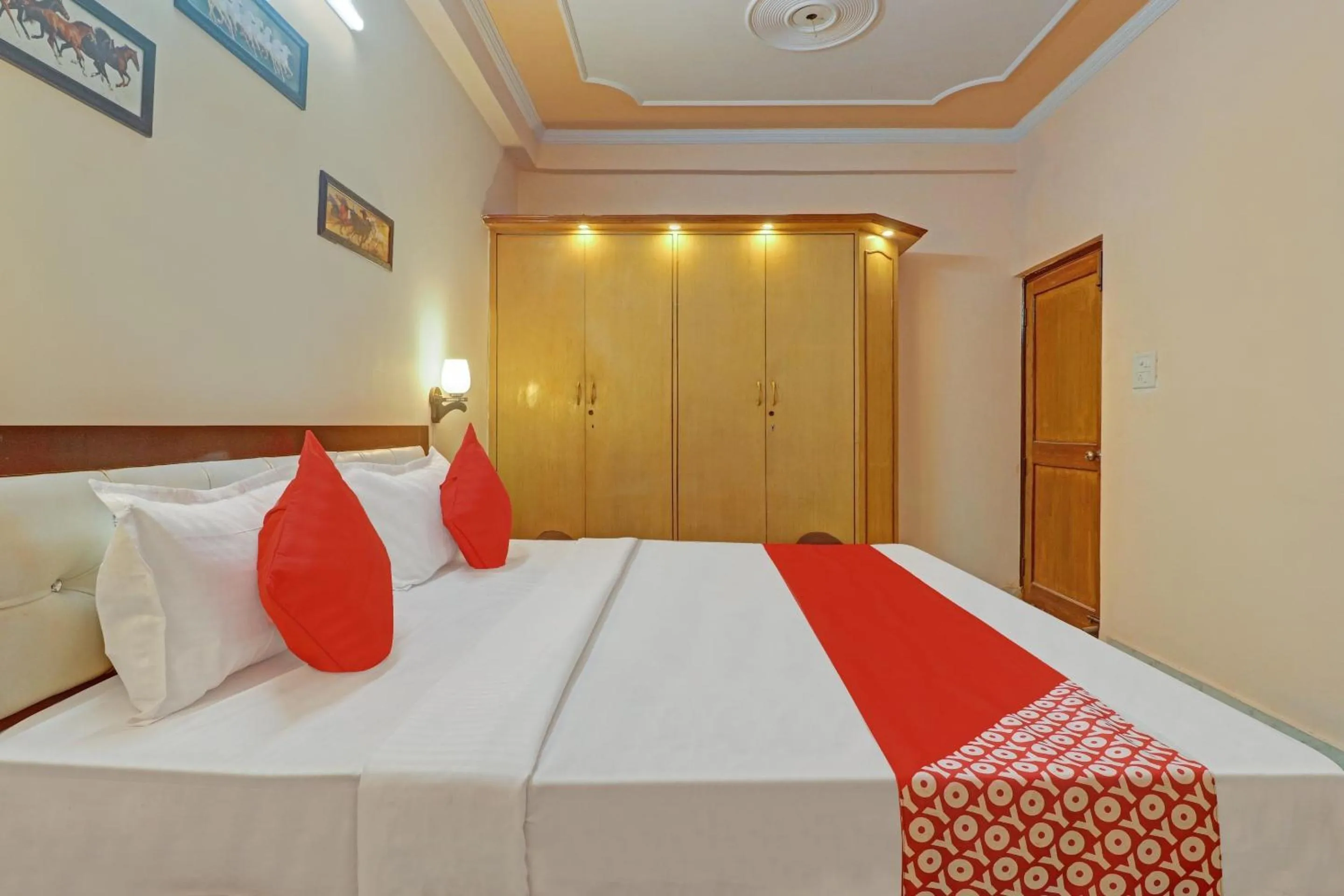Bedroom, Bed in Super Hotel O Satguru Residency