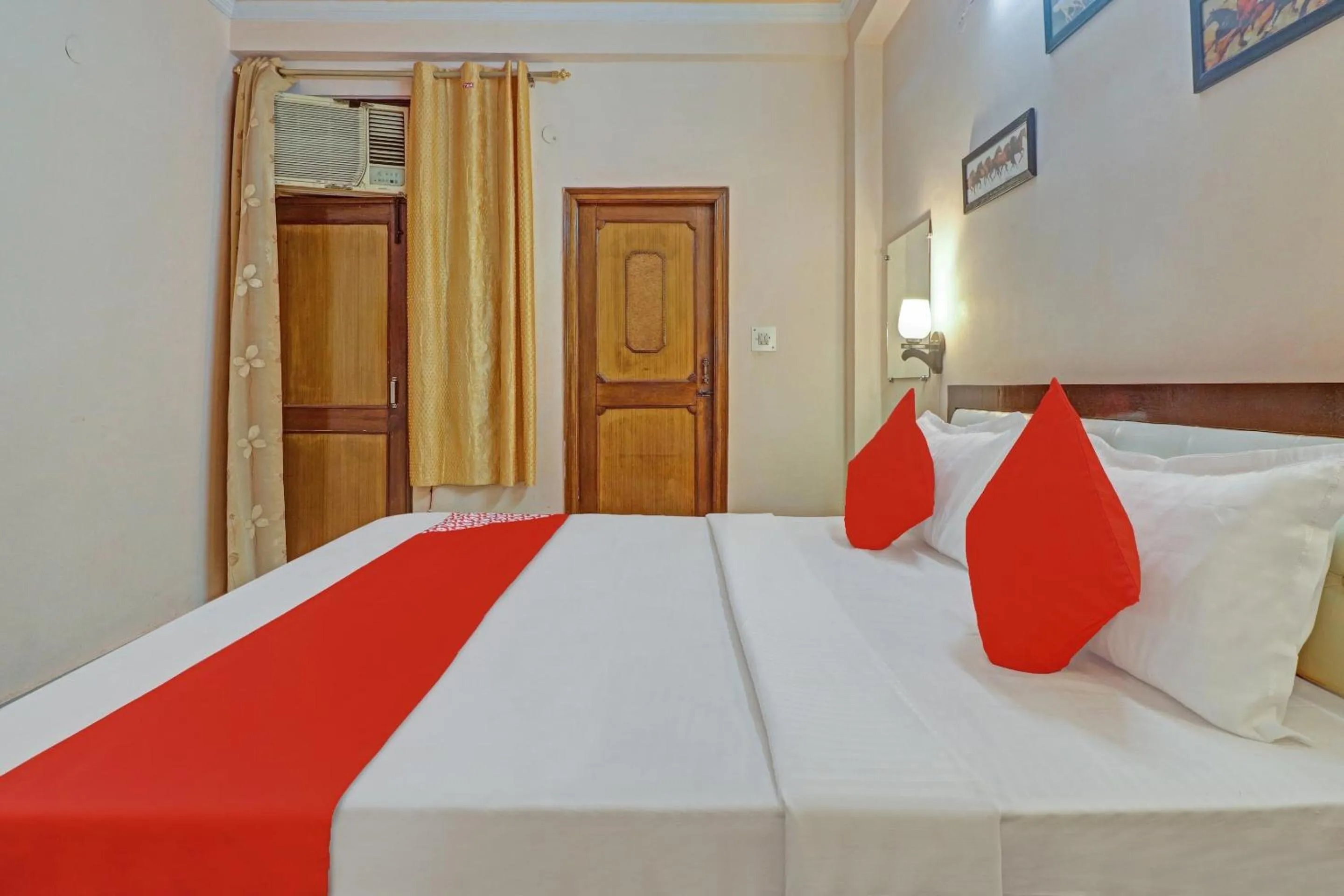 Bedroom, Bed in Super Hotel O Satguru Residency