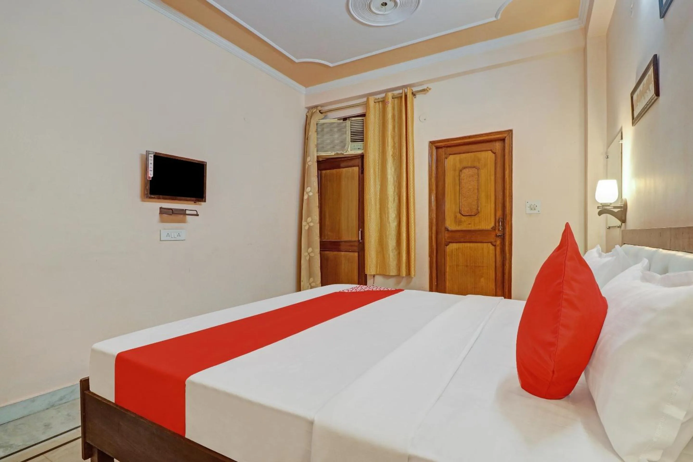 Bedroom, Bed in Super Hotel O Satguru Residency
