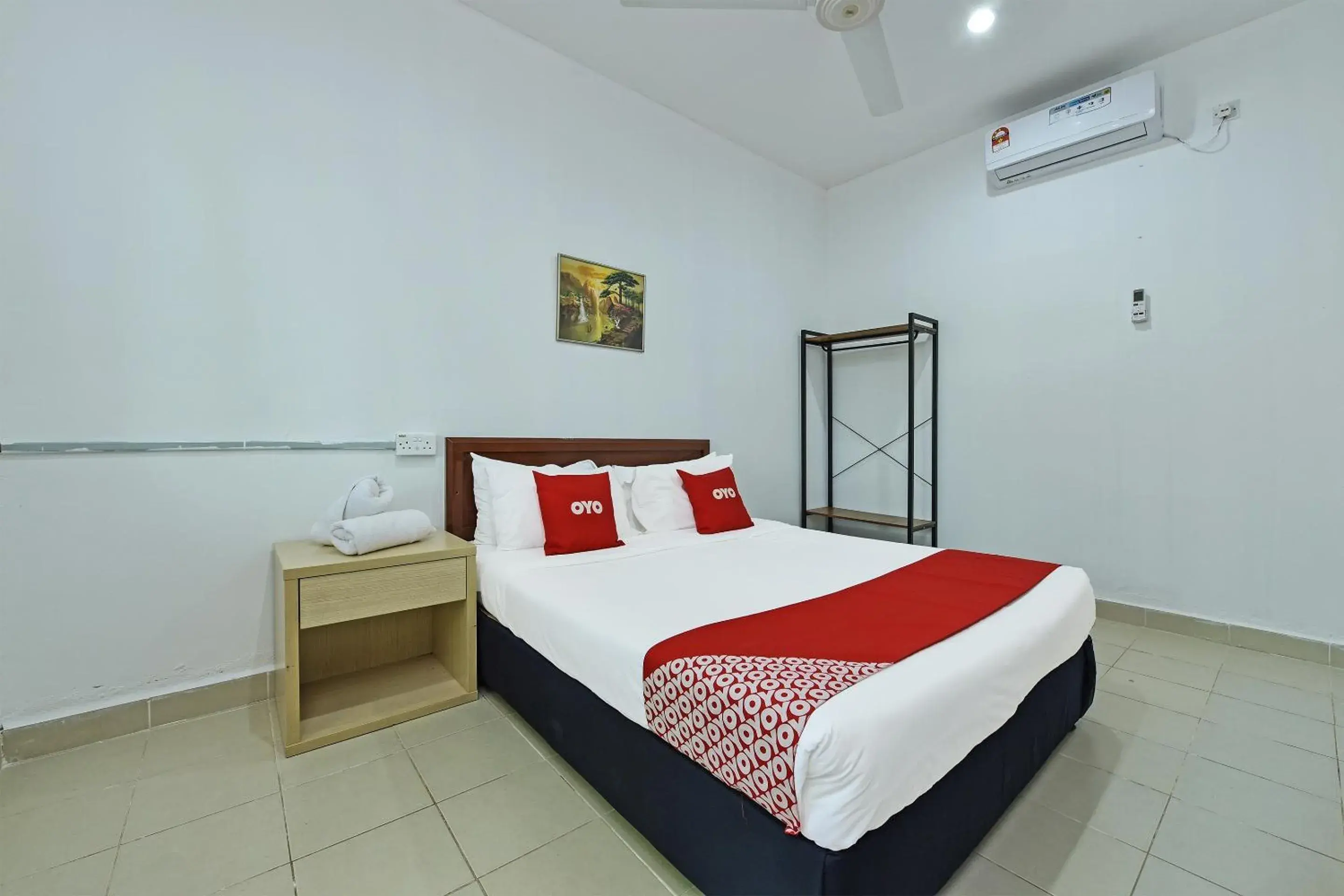 Deluxe Queen Room in Collection O 90622 Sehijau Cenang Deluxe Queen Room in Collection O 90622 Sehijau Cenang