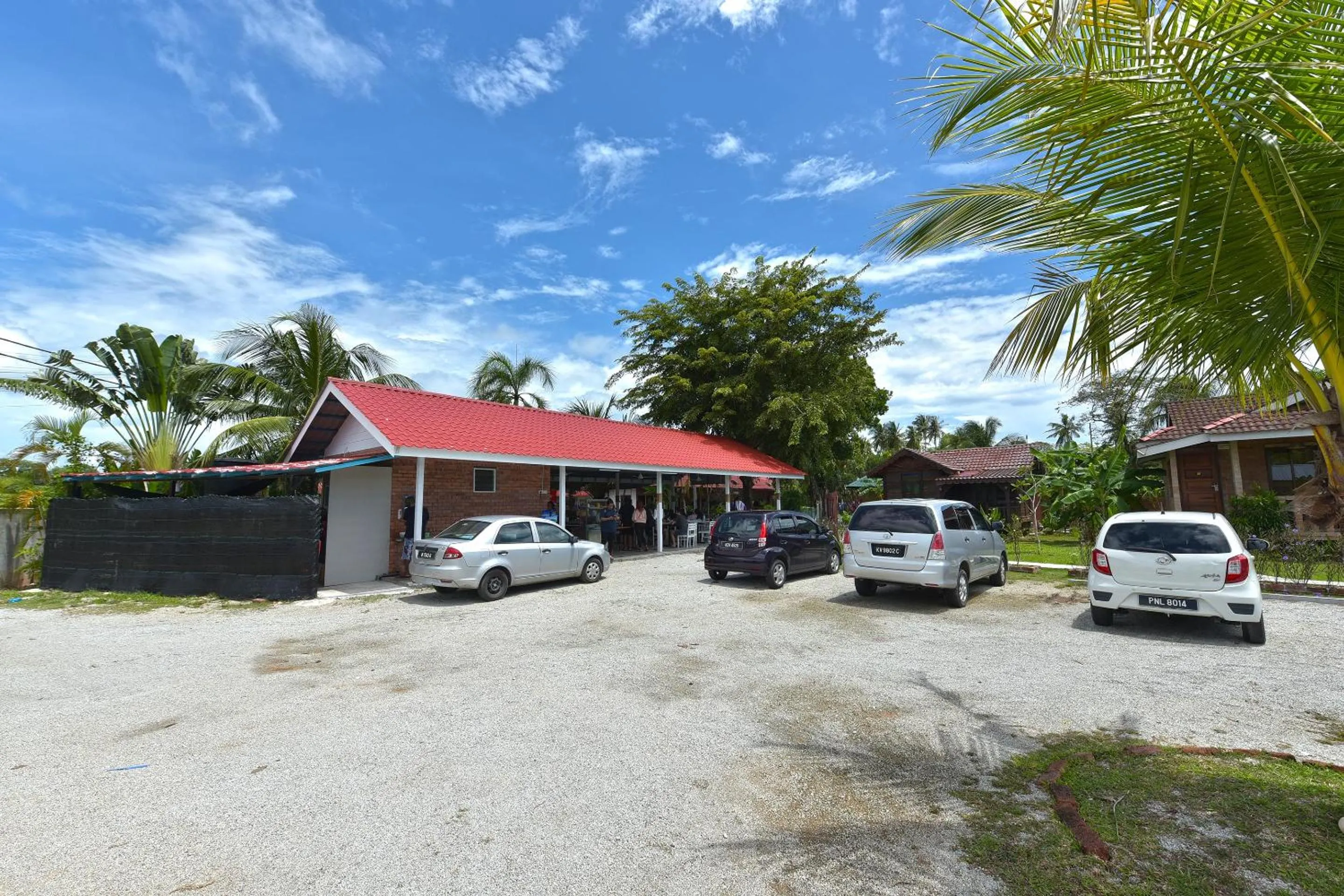 Facade/entrance in Collection O 90622 Sehijau Cenang