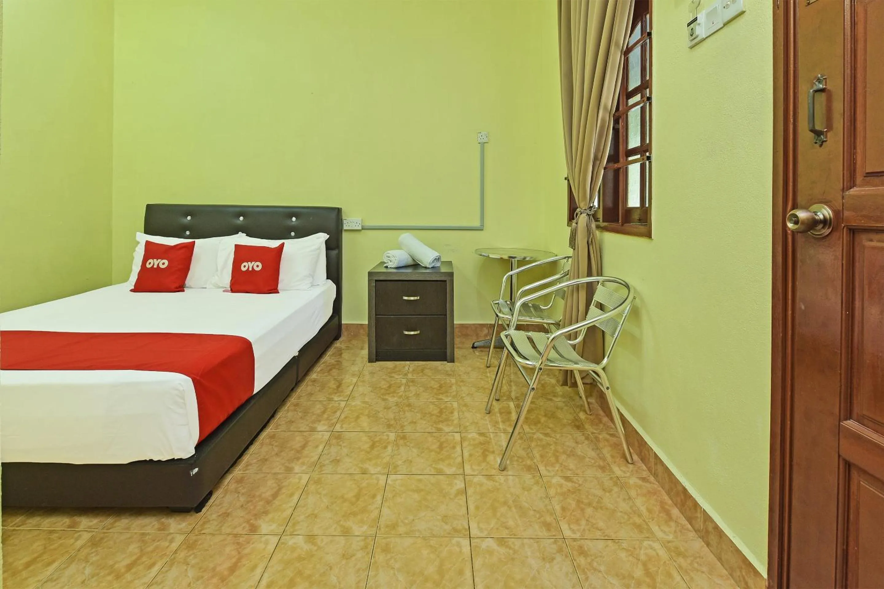 Bedroom in Collection O 90622 Sehijau Cenang