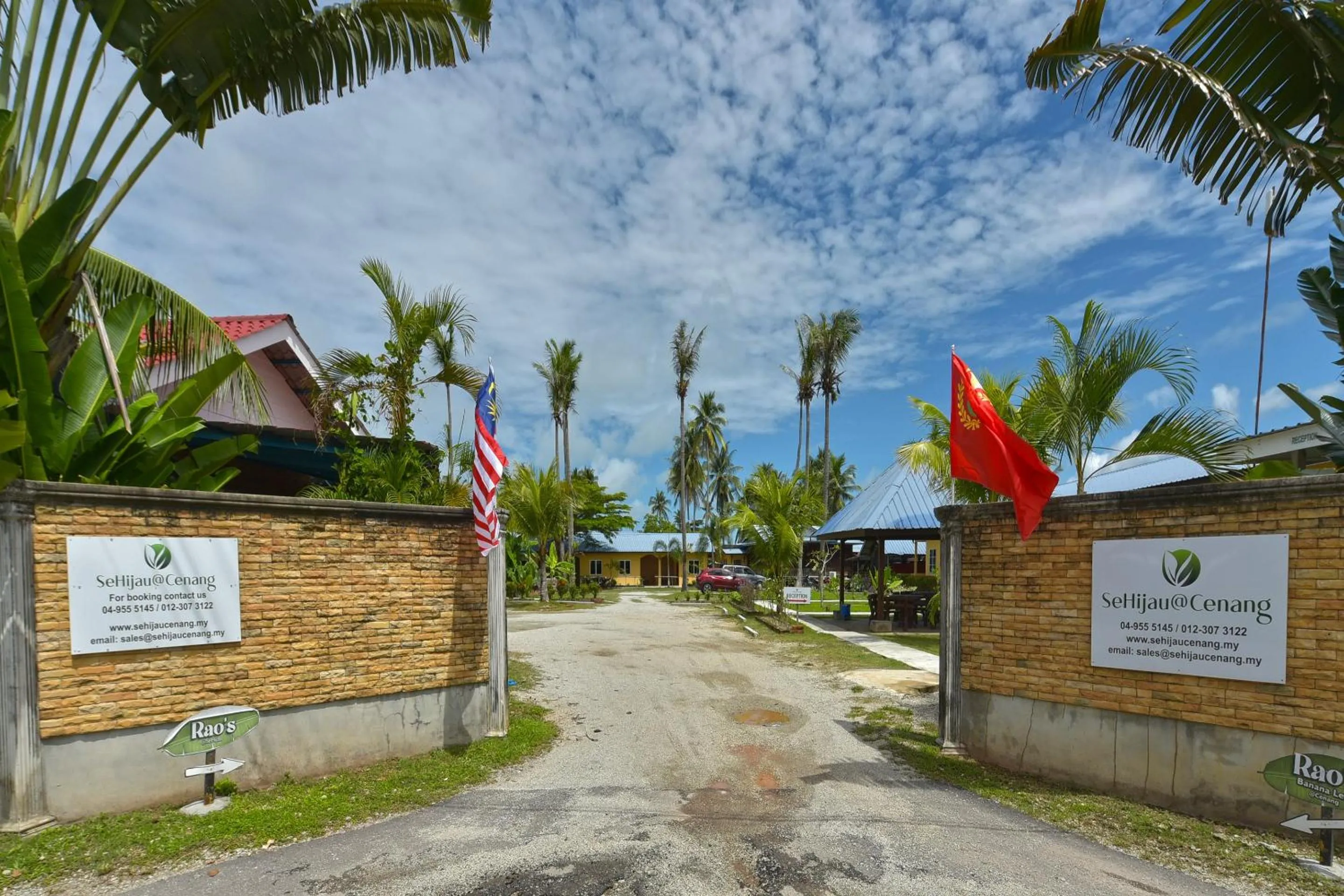 Facade/entrance in Collection O 90622 Sehijau Cenang