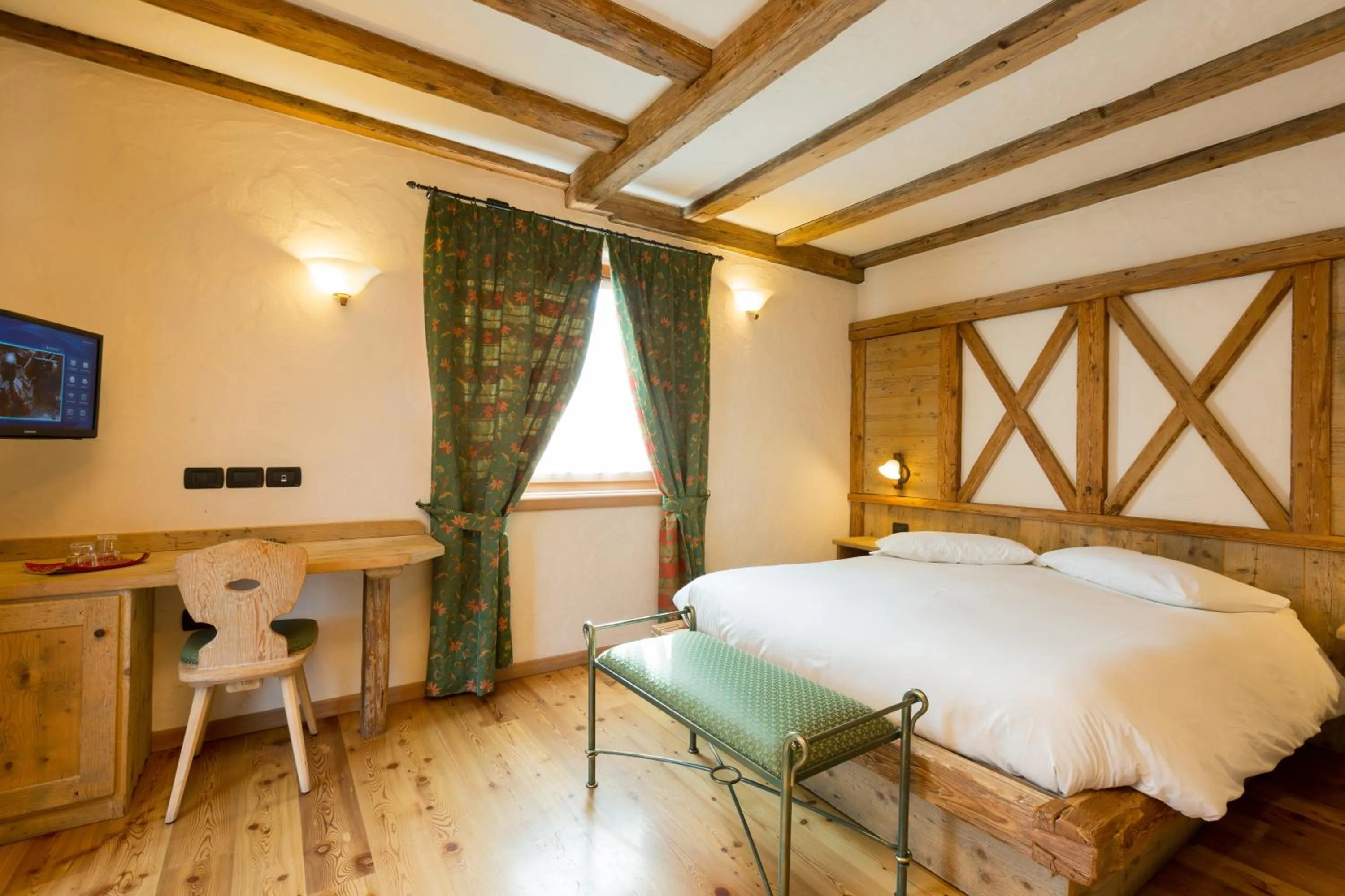 Bedroom, Bed in Hotel Pontiglia