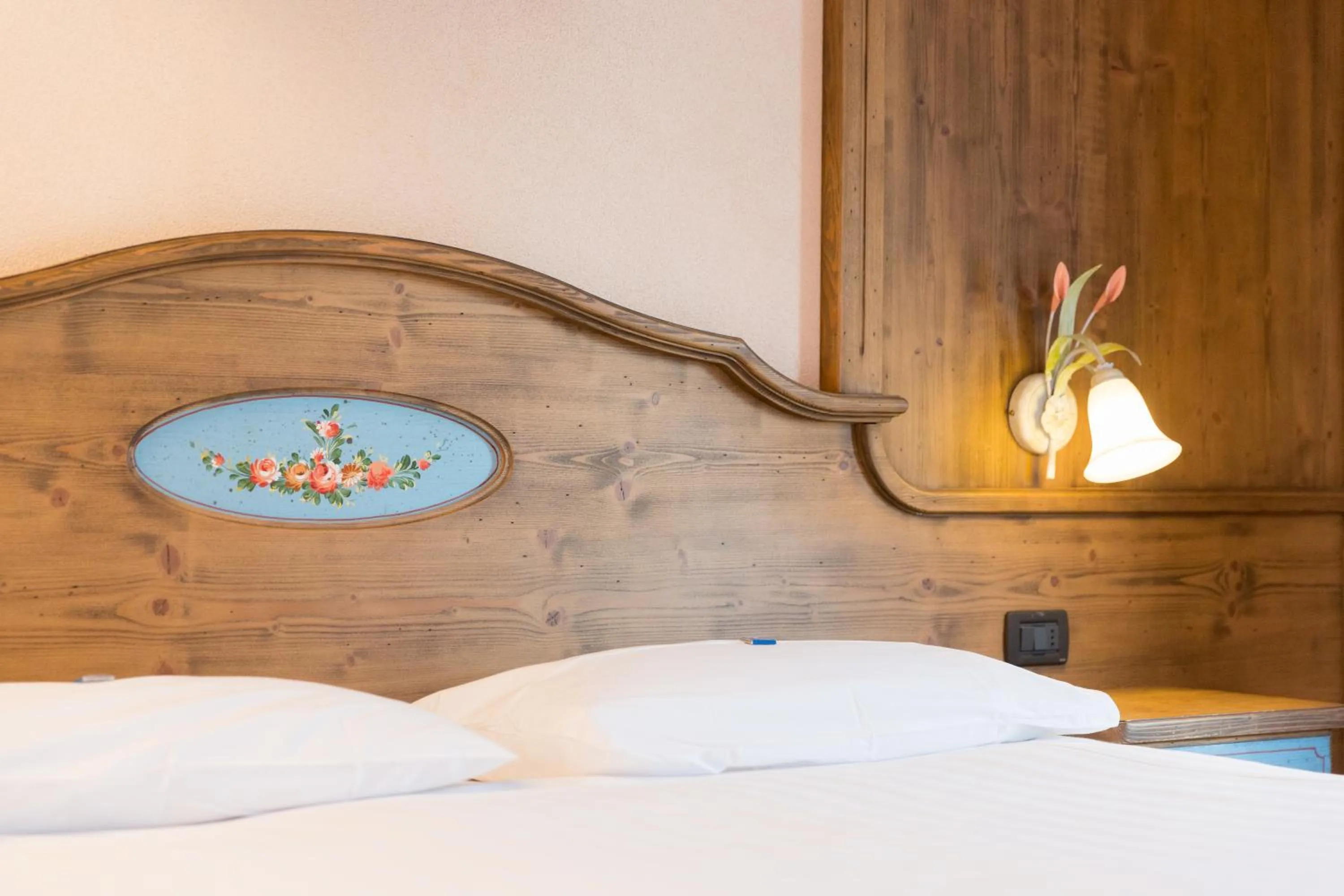 Bedroom, Bed in Hotel Pontiglia