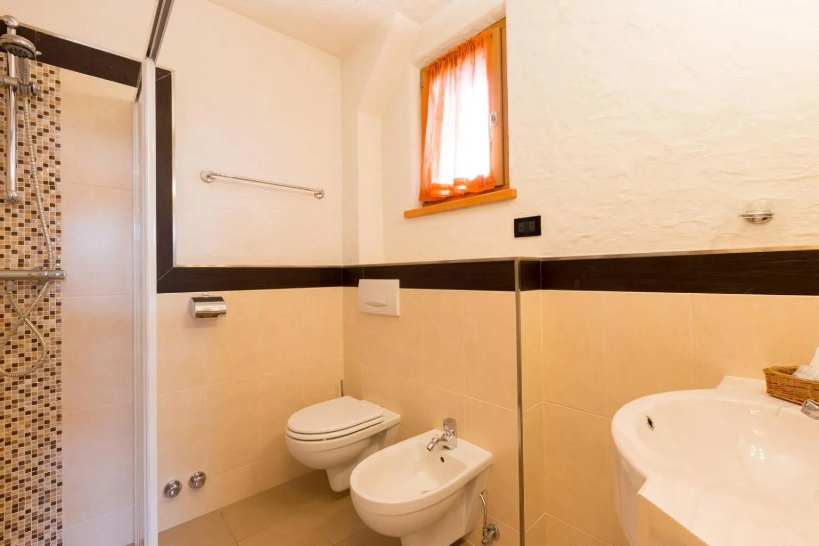 Shower in Hotel Pontiglia