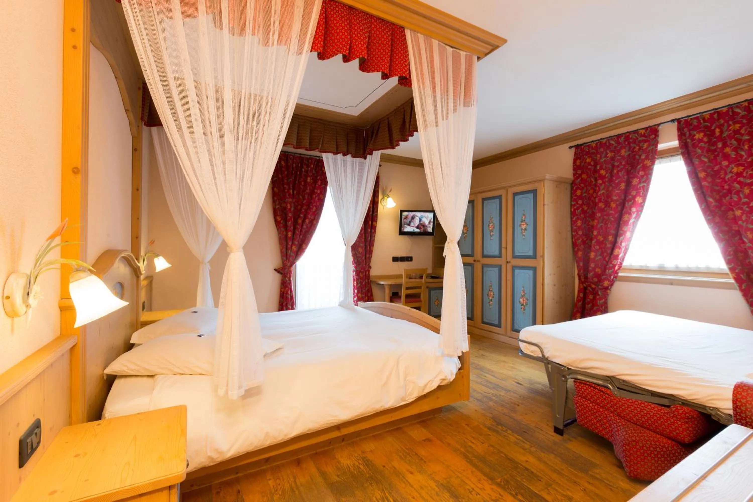 Bedroom, Bed in Hotel Pontiglia