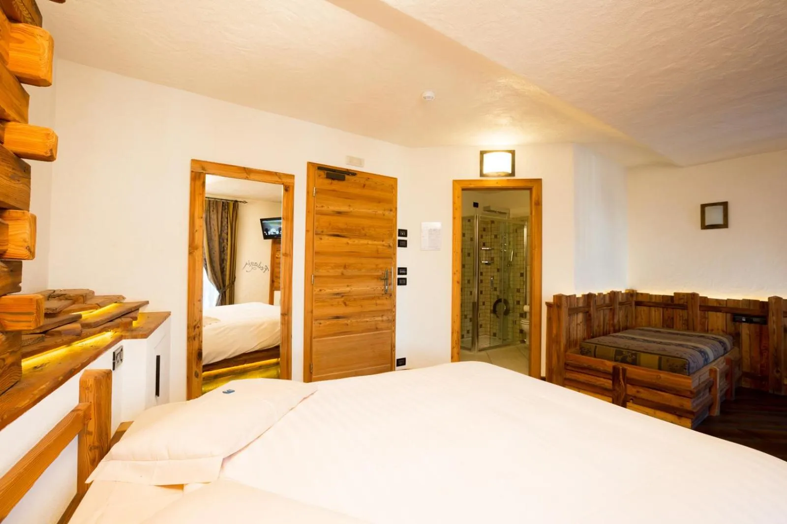 Bedroom, Bed in Hotel Pontiglia