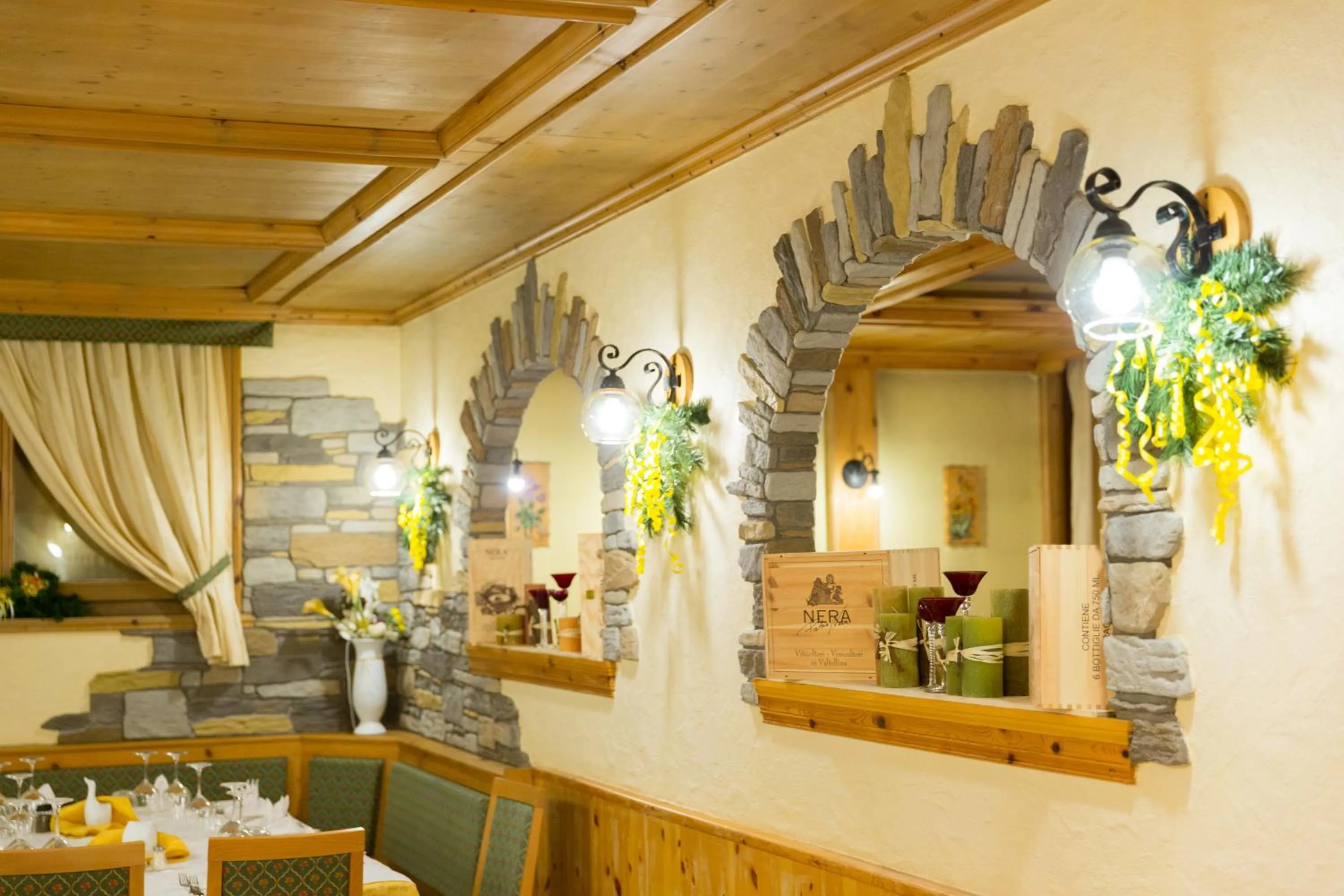 Restaurant/places to eat in Hotel Pontiglia