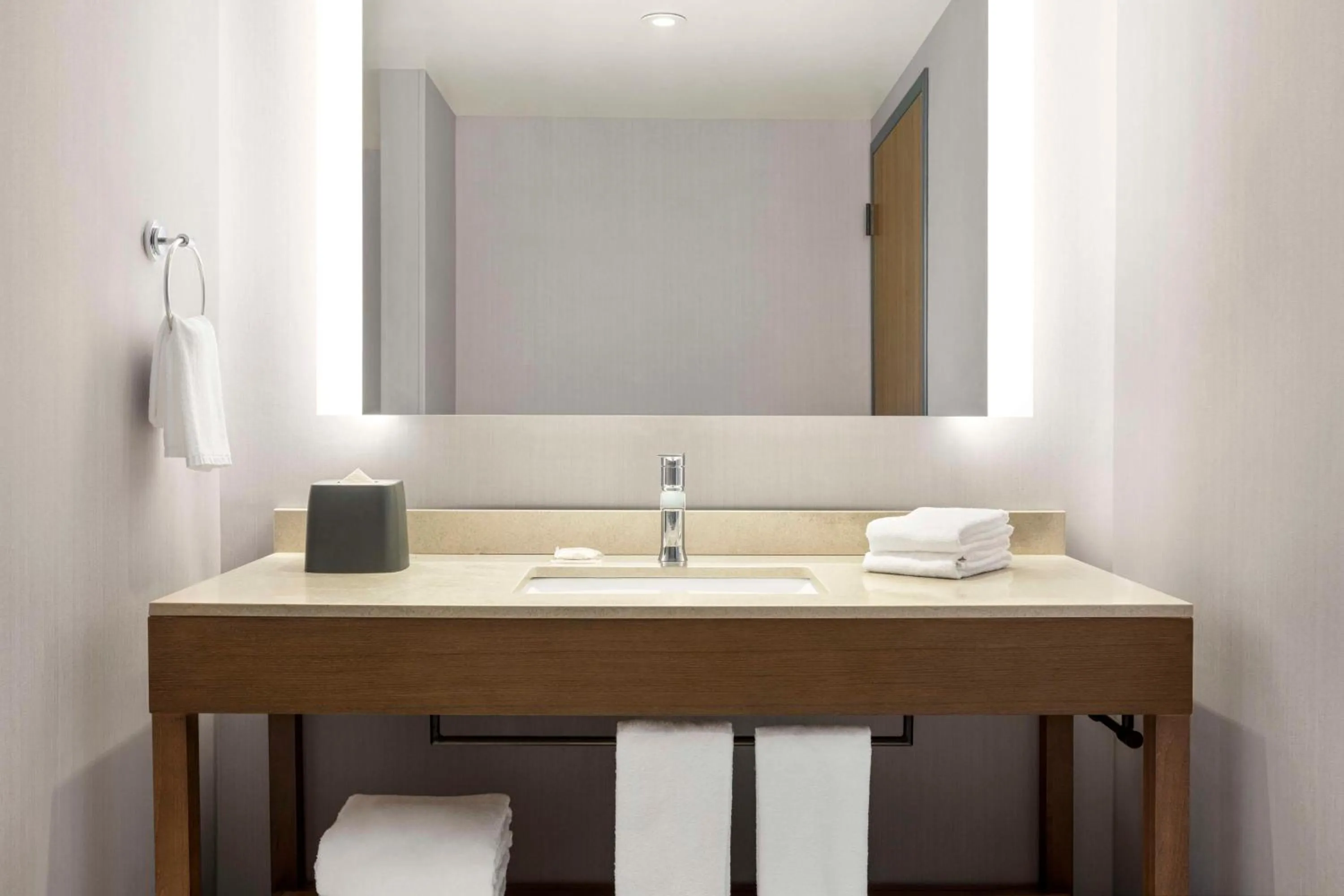 Bathroom in Hyatt Place Columbus Polaris