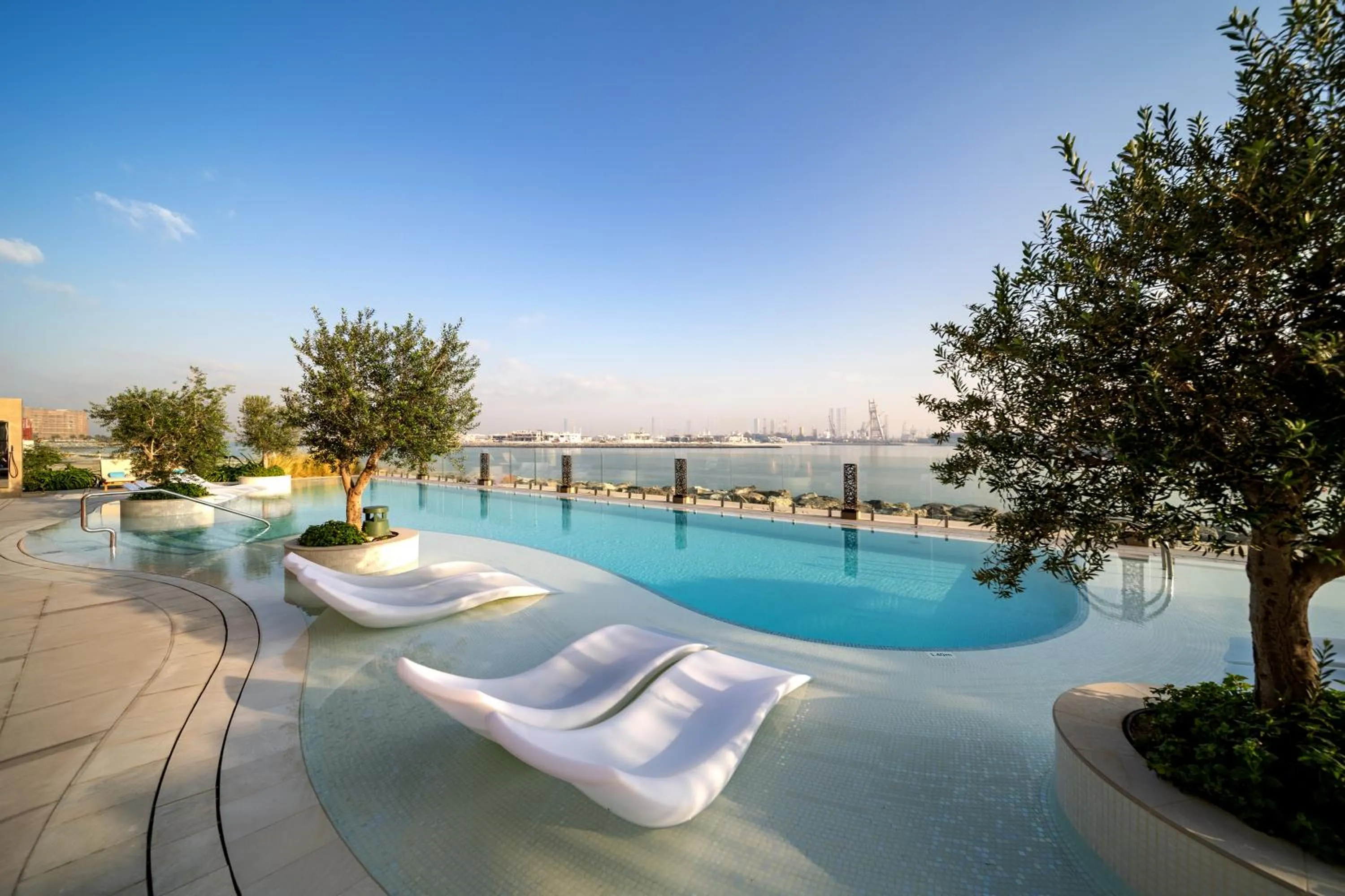 Swimming pool in Hyatt Centric Jumeirah Dubai