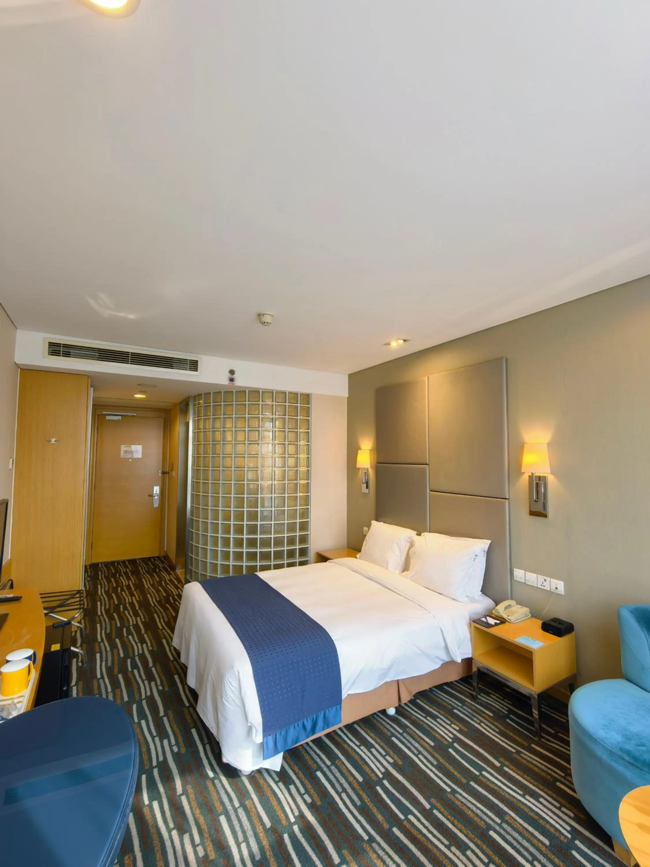 Bed in Holiday Inn Express Beijing Yizhuang by IHG
